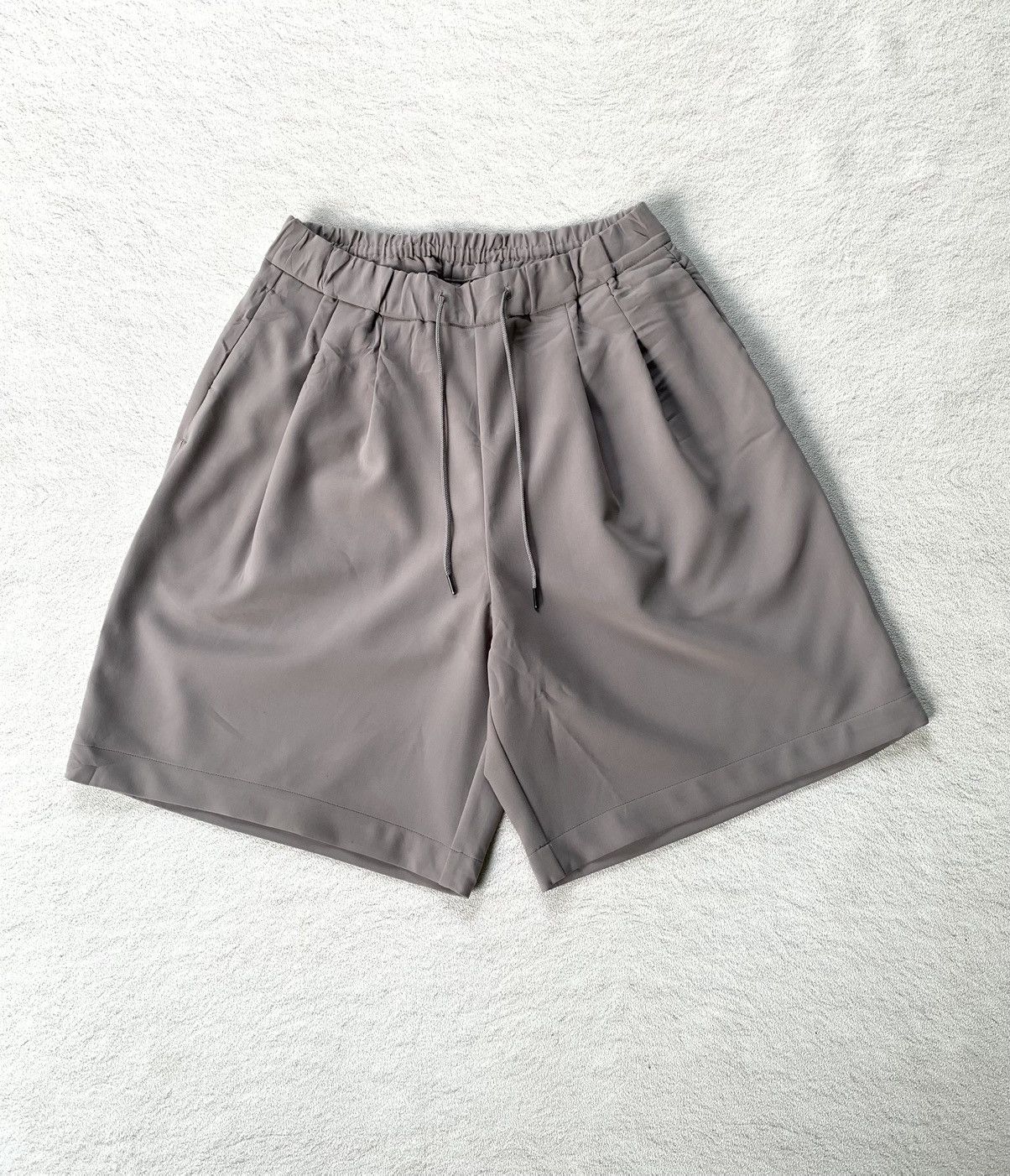 Attachment Attachment x WYM easy wide tuck short Size US 30 / EU 46 - 1 Thumbnail