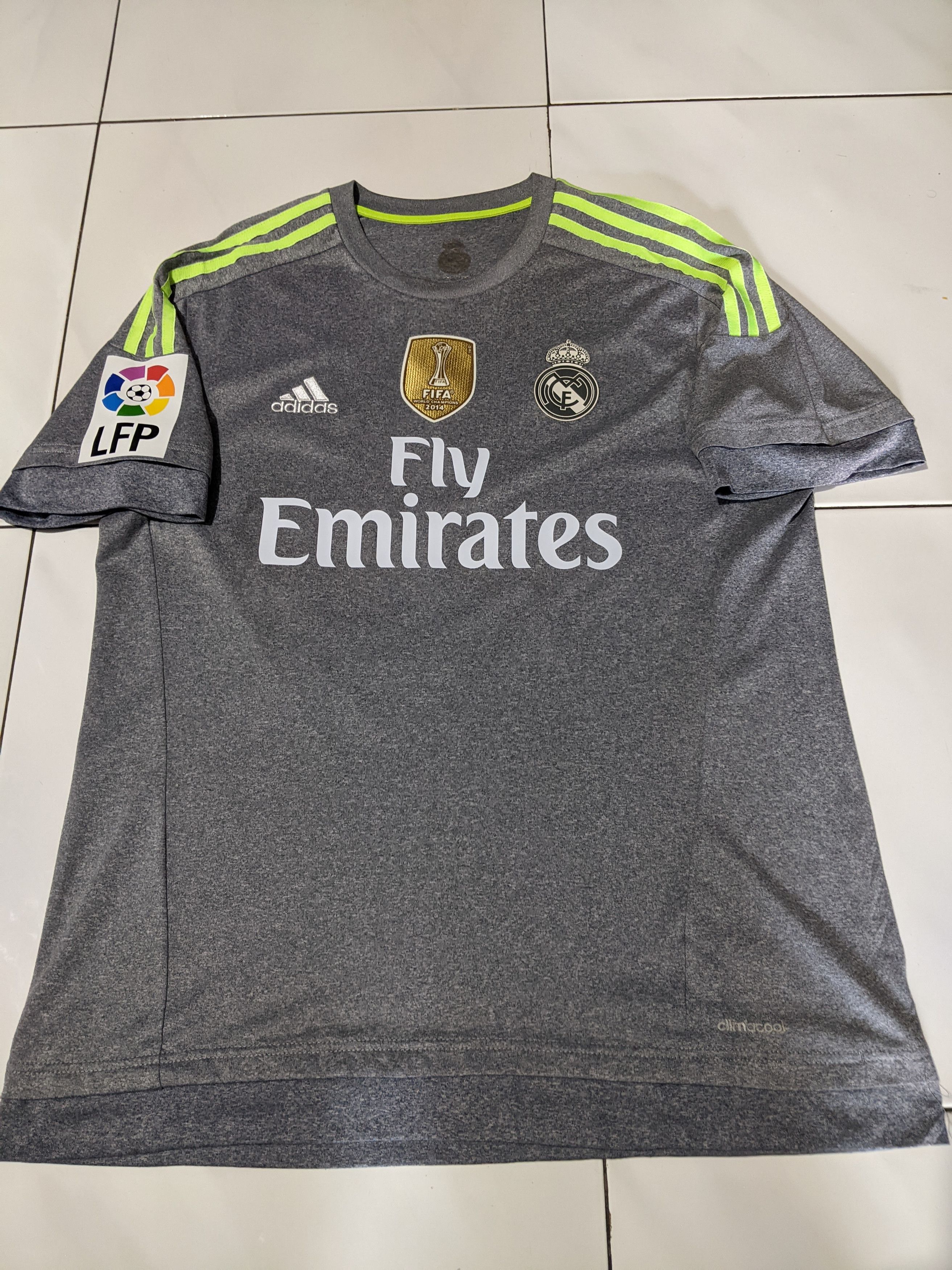 Adidas Real Madrid away 2015 Jersey Cristiano Ronaldo 7 Size US M / EU 48-50 / 2 - 1 Thumbnail