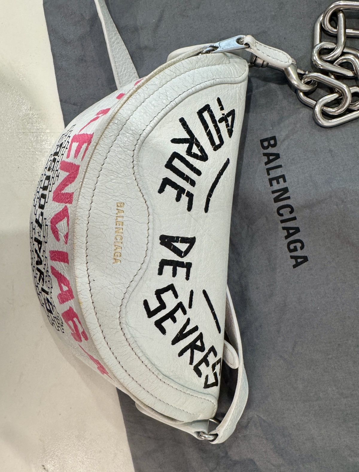 Balenciaga Balenciaga Souvenir XS Graffiti Belt Bag Size ONE SIZE - 2 Thumbnail