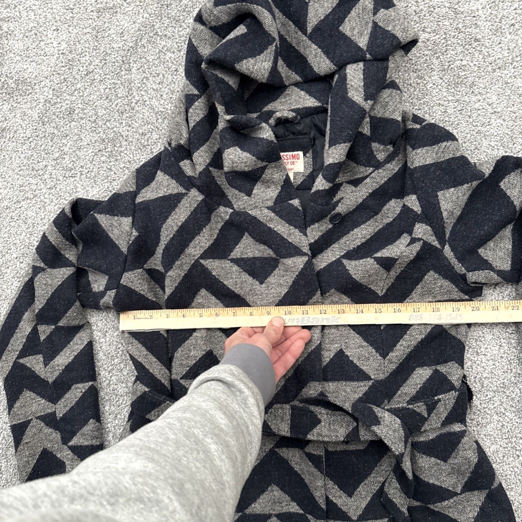Mossimo VINTAGE? wait not vintage. The item is not vintage per specs. So: Mossimo Coat Womens XL Geometric Belted Lined Pockets Casual Travel Coat Size XL / US 12-14 / IT 48-50 - 3 Thumbnail