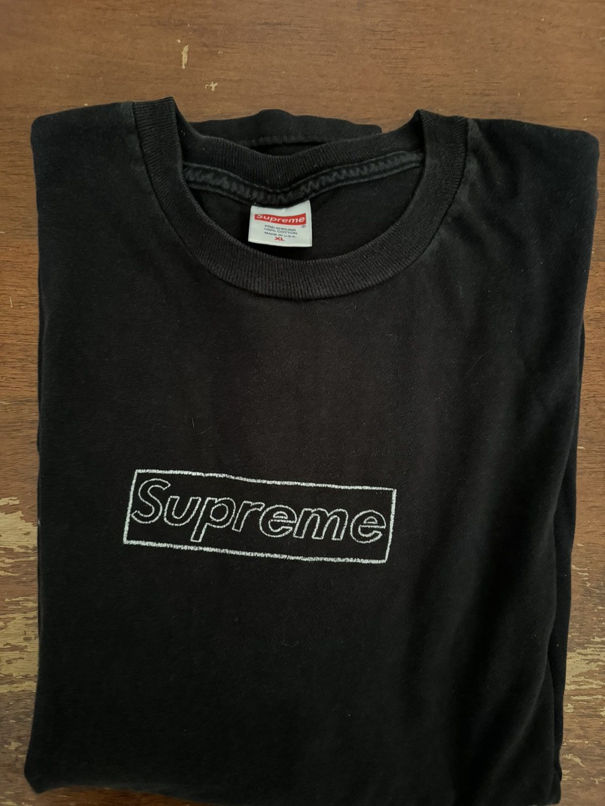 トップス Supreme KAWS Chalk Logo Tee Black SAINT on X: 