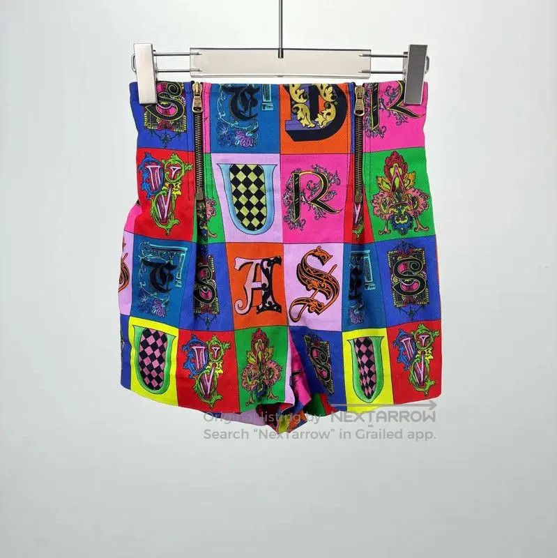 Versace Versace Colorful Women's Shorts Size S . Size 23" - 1 Thumbnail