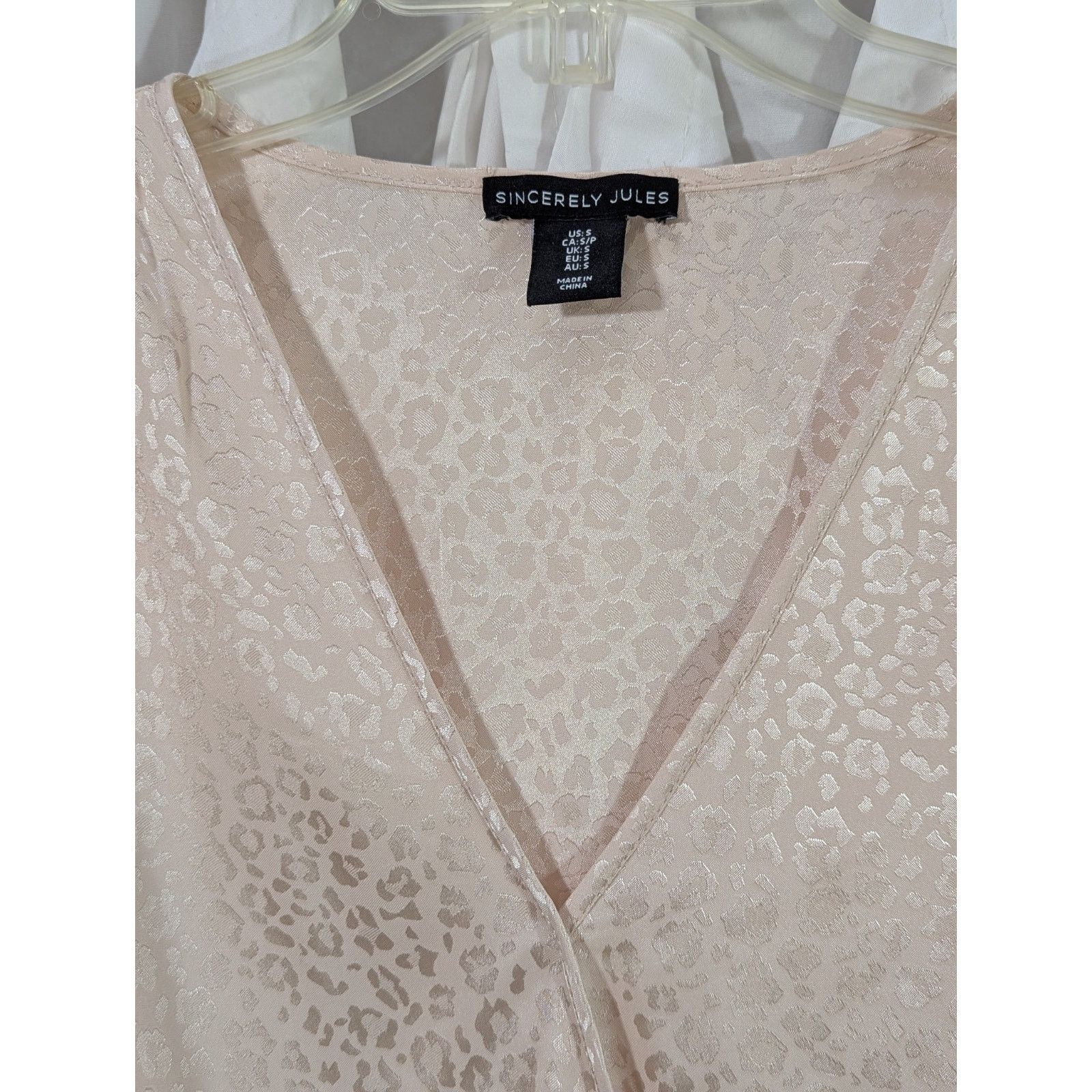 Other Sincerely Jules Leopard Satin Faux Wrap Blouse Champagne S Size S / US 4 / IT 40 - 2 Thumbnail