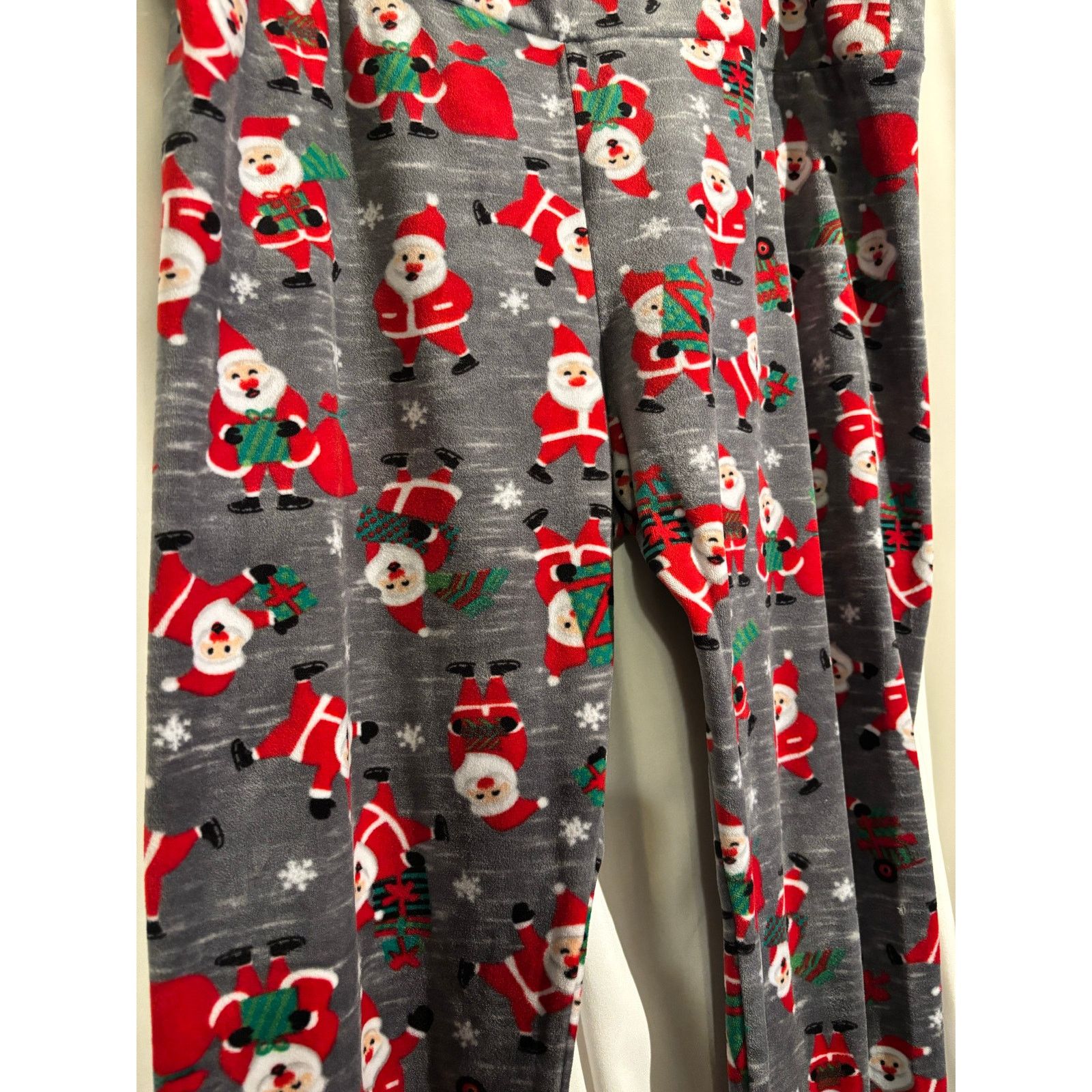 The Unbranded Brand No Boundaries Santa Jammies Leggings Size XL Size 32" / US 10 / IT 46 - 4 Thumbnail