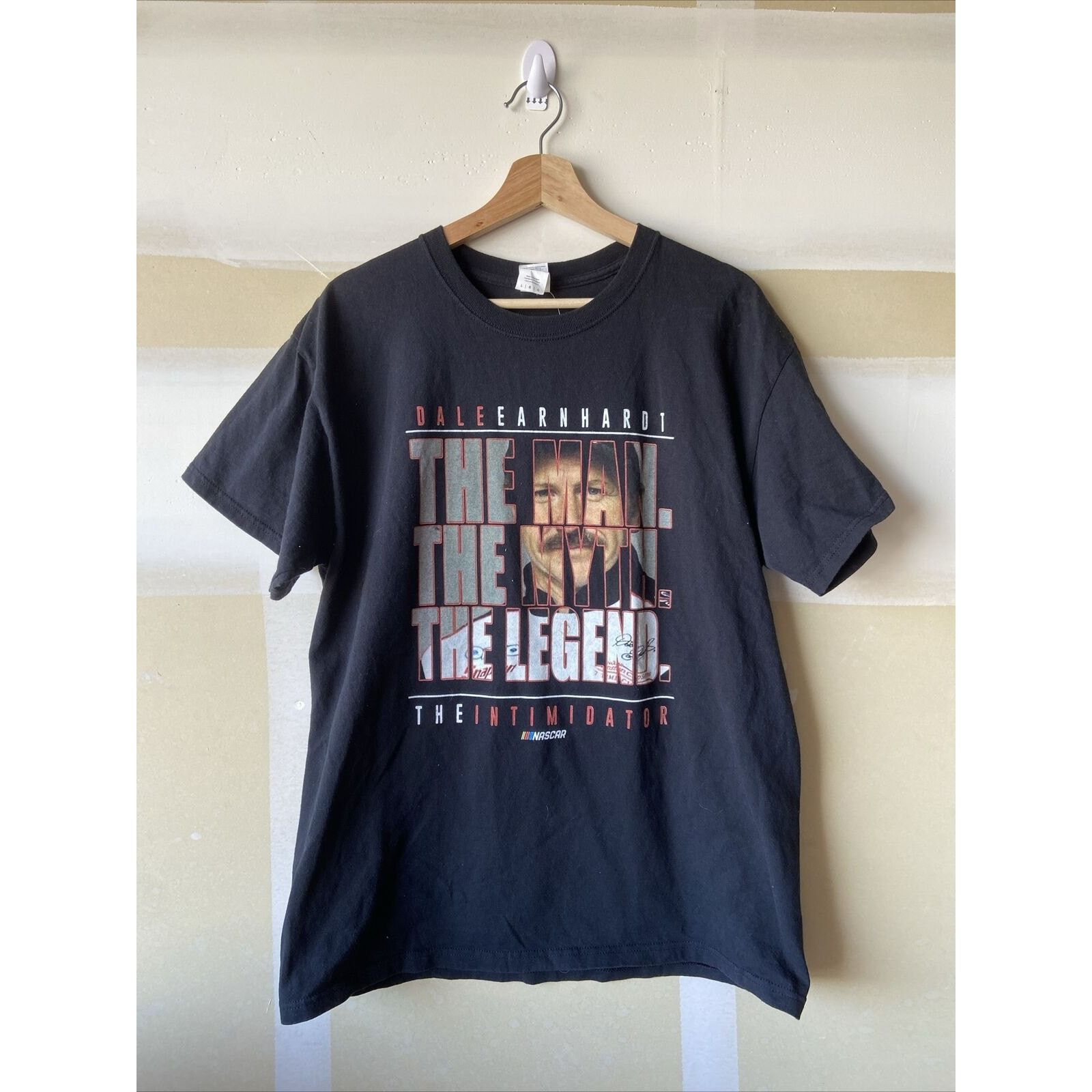Vintage Dale Earnhardt The Man The Intimidator T-Shirt Size Large Size US L / EU 52-54 / 3 - 1 Thumbnail