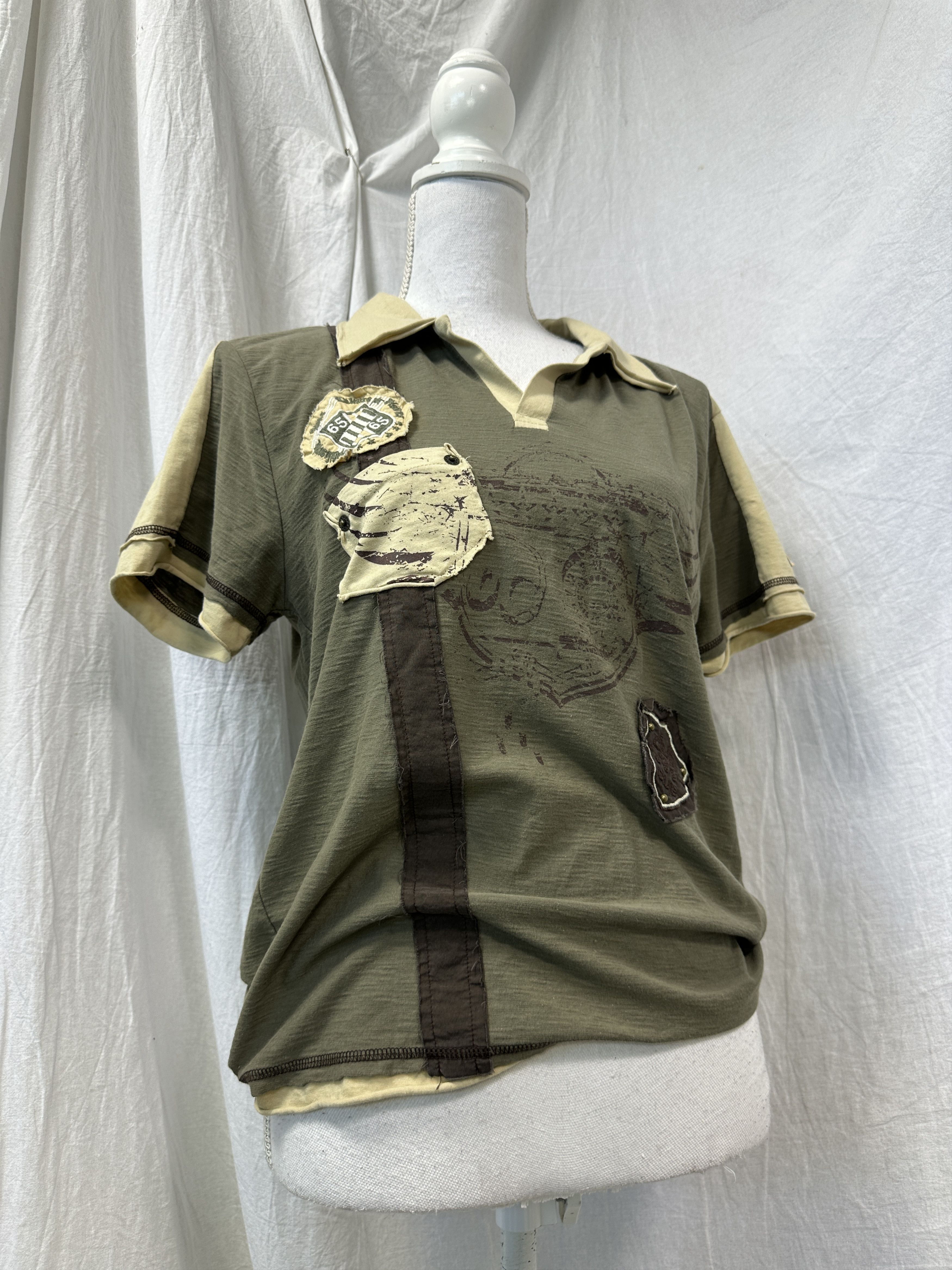 Vintage Vintage Streetwear Casual Patches Collar Polo T-shirt Y2K Size US M / EU 48-50 / 2 - 1 Thumbnail