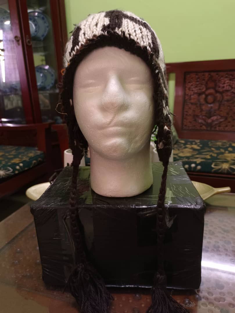 Vintage Native Chullo with Alpaca Pattern Hand Knit Earflap Beanie Size ONE SIZE - 2 Thumbnail