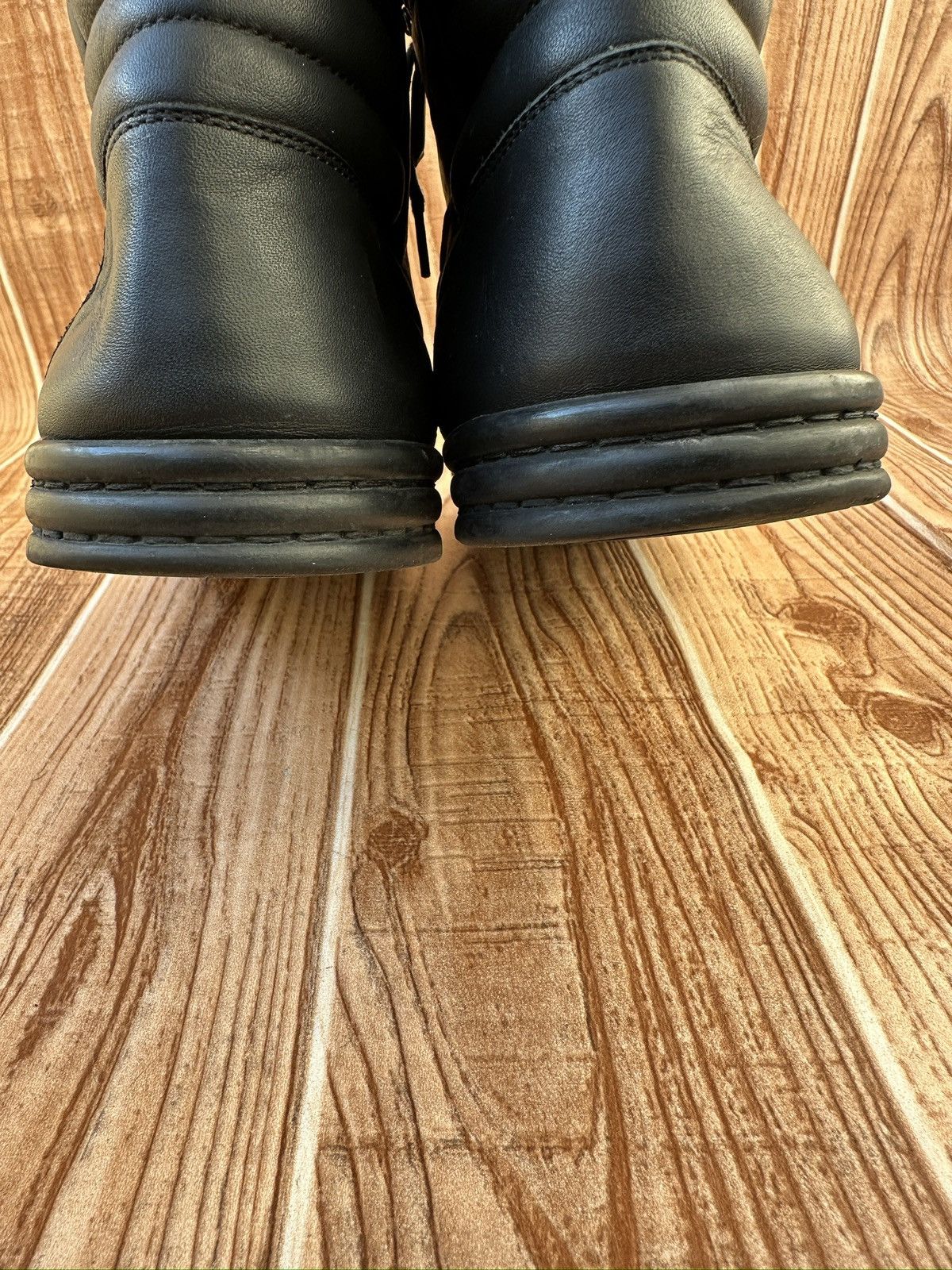 Chanel Chanel CC Vintage Leather Hightop Sneakers Size US 11 / EU 44 - 18 Thumbnail
