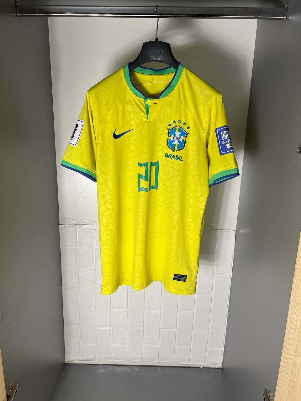 Vintage VERY RARE NIKE BRAZIL VINI 20 SOCCER JERSEY BLOKE Y2K RETRO Size US M / EU 48-50 / 2 - 2 Thumbnail