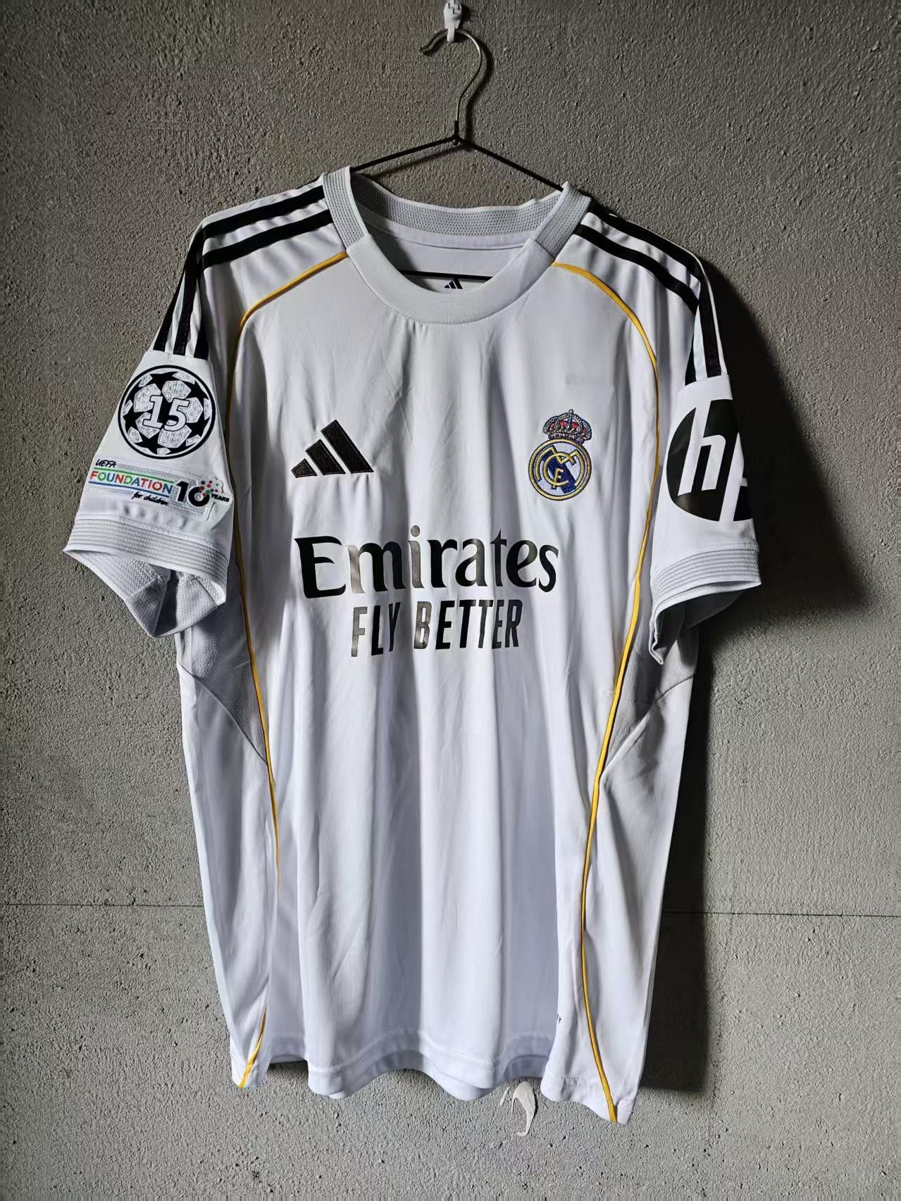 Other 25 26 Real Madrid 10 Kylian Mbappé Jersey Size US L / EU 52-54 / 3 - 2 Thumbnail