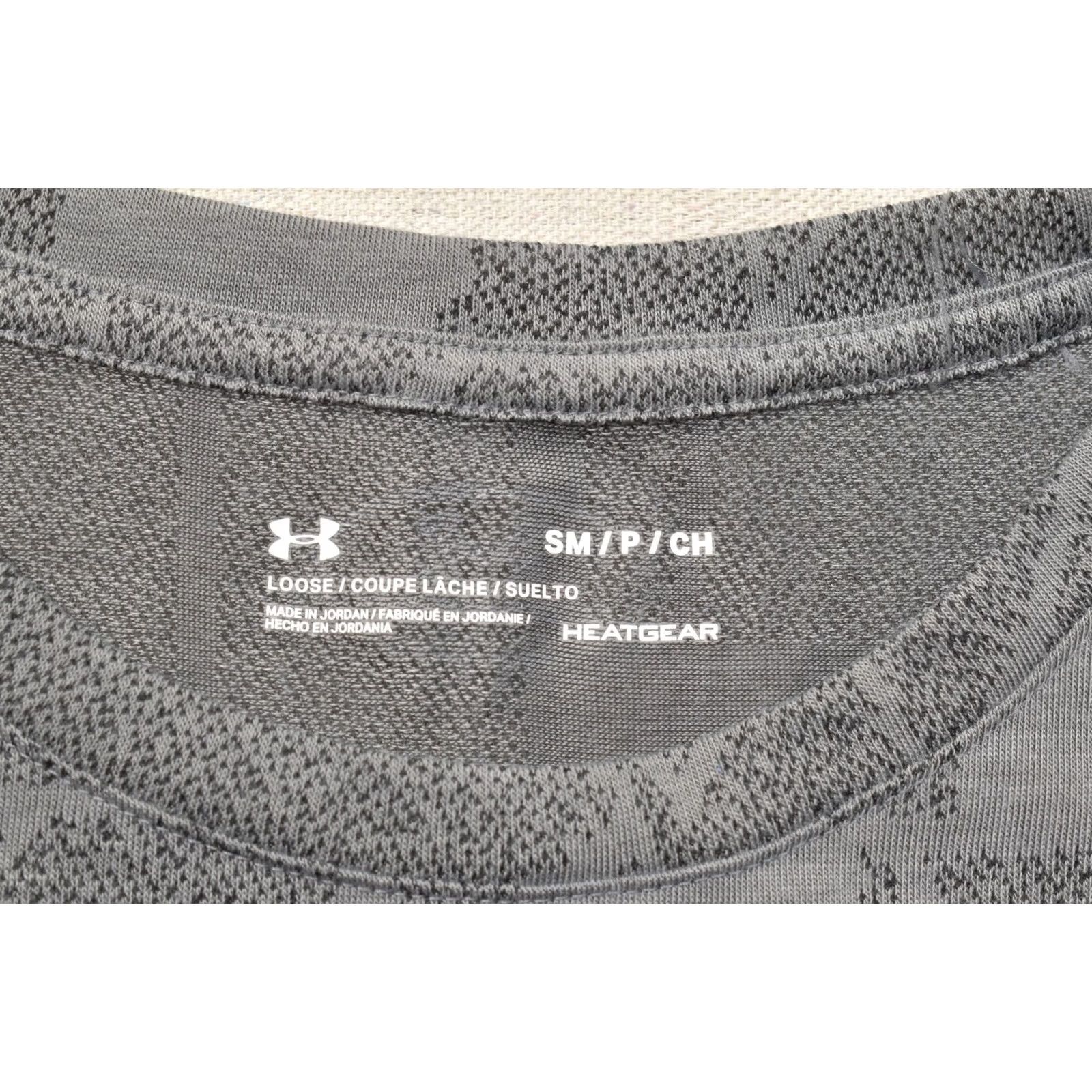 Under Armour Under Armour HeatGear Women's S Gray Geometric Short Sleeve T-Shirt Size 28" / US 6 / IT 42 - 7 Thumbnail