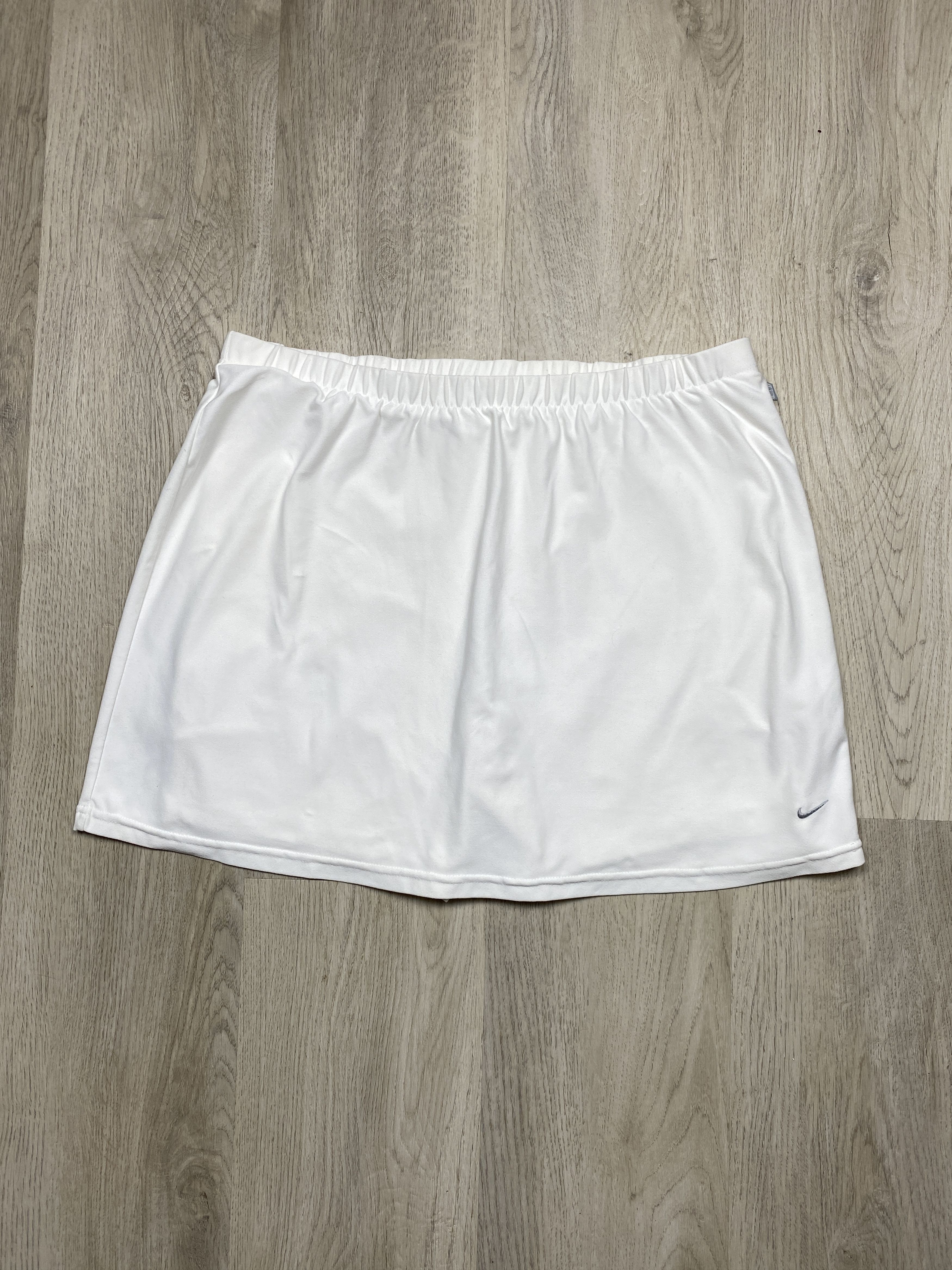 Nike Nike Vintage Womens Mini Skirt Shorts Size 34" / US 12 / IT 48 - 1 Thumbnail