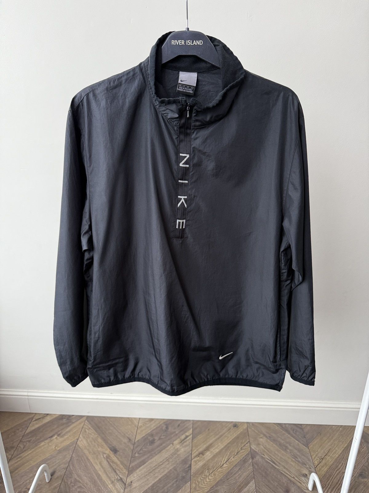 Nike Vintage Nike Black 1/4 Zip Pullover Lightweight Jacket Size US S / EU 44-46 / 1 - 1 Thumbnail