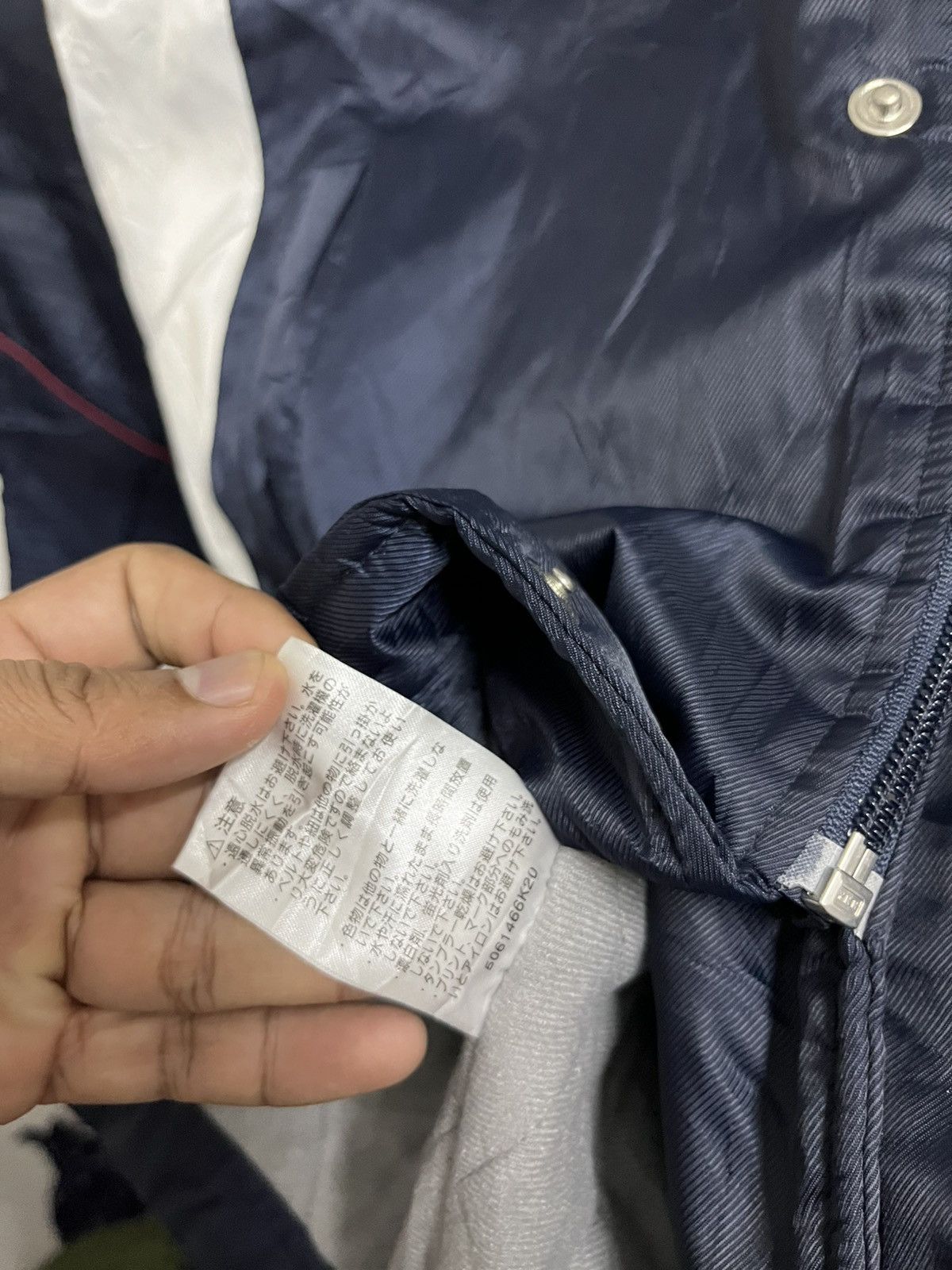 Champion 💥Vintage 90s Champion Big Logo Long Jackets Backhit Size US L / EU 52-54 / 3 - 11 Thumbnail