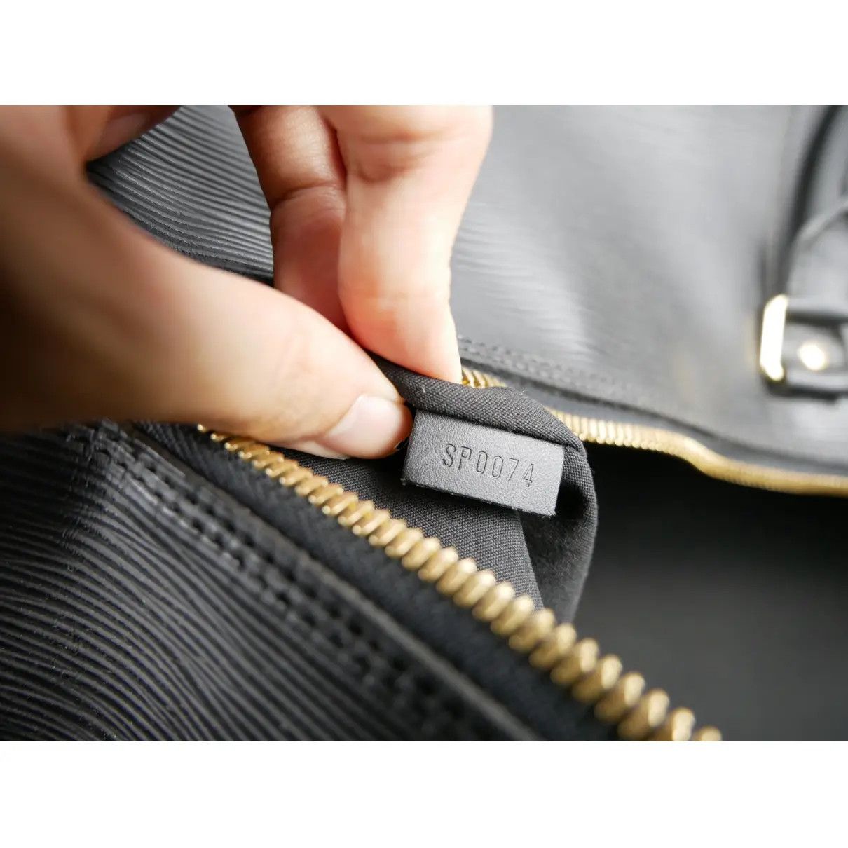 Louis Vuitton Louis Vuitton Waterproof Epi Keepall 55 Size ONE SIZE - 9 Thumbnail