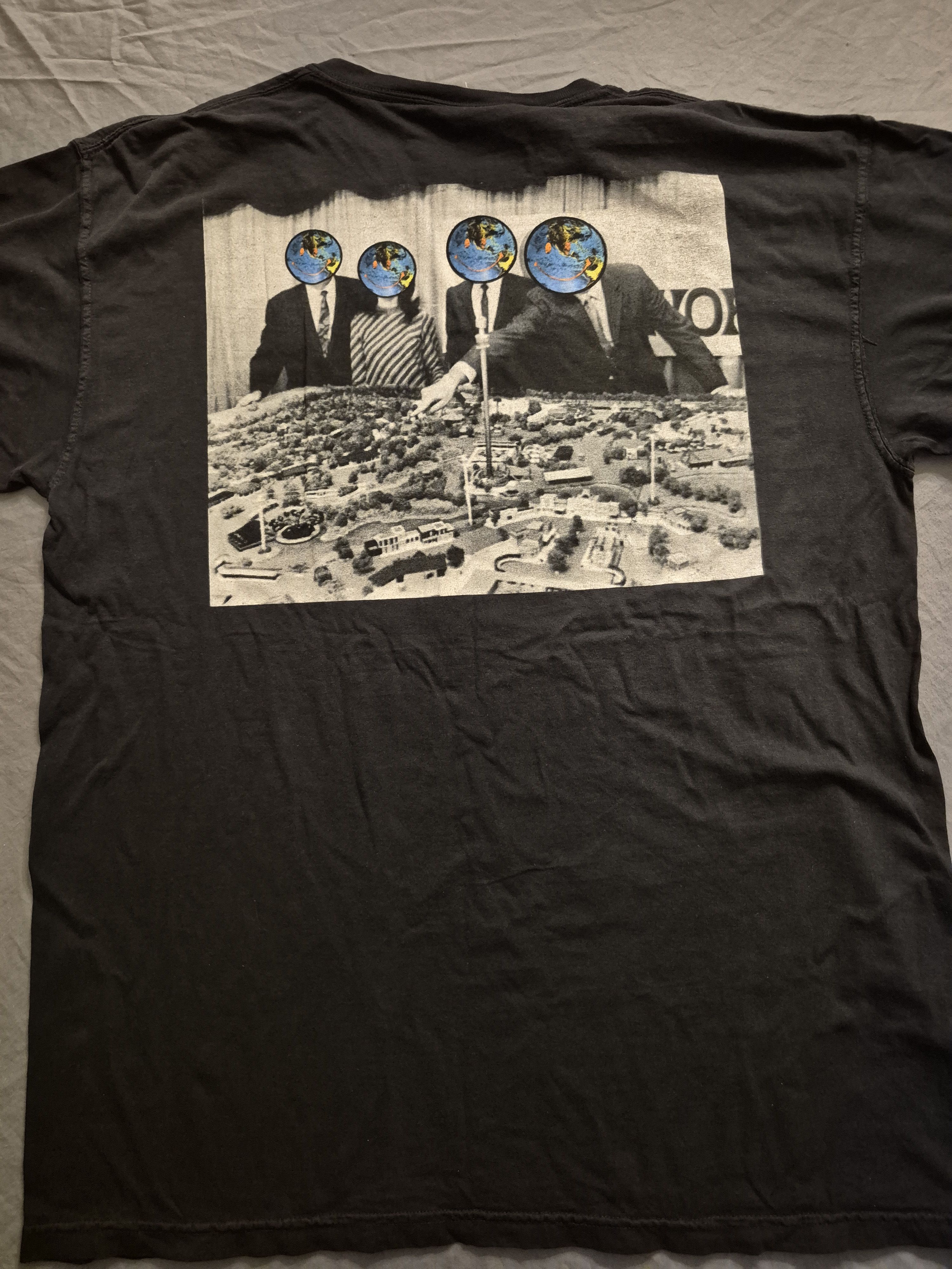 Travis Scott Travis Scott AstroWorld Staff Tour Tee Size XL Size US XL / EU 56 / 4 - 3 Thumbnail