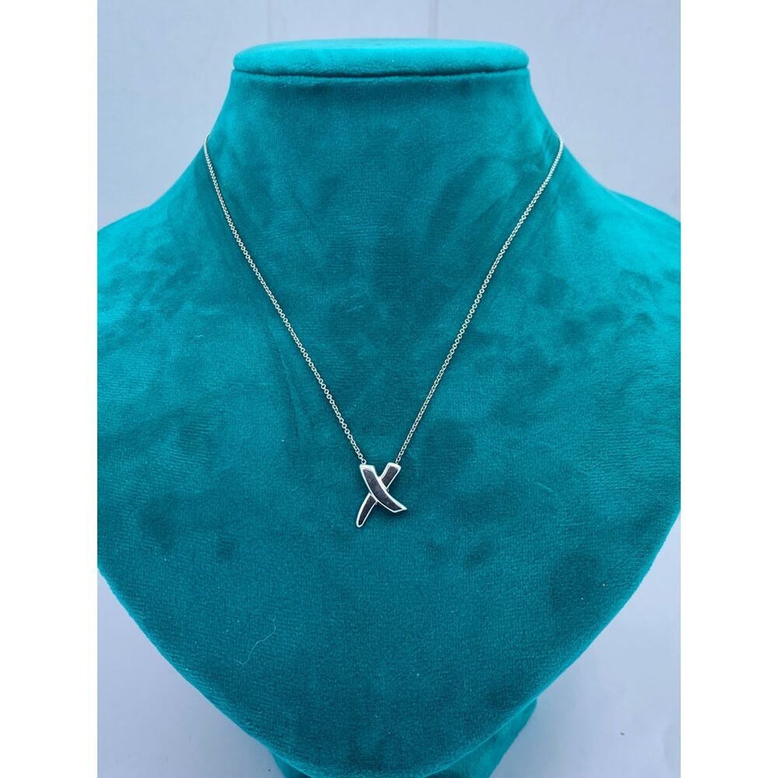 Tiffany & Co. Tiffany & Co Paloma Picasso Kiss Pendant Necklace Size ONE SIZE - 2 Thumbnail