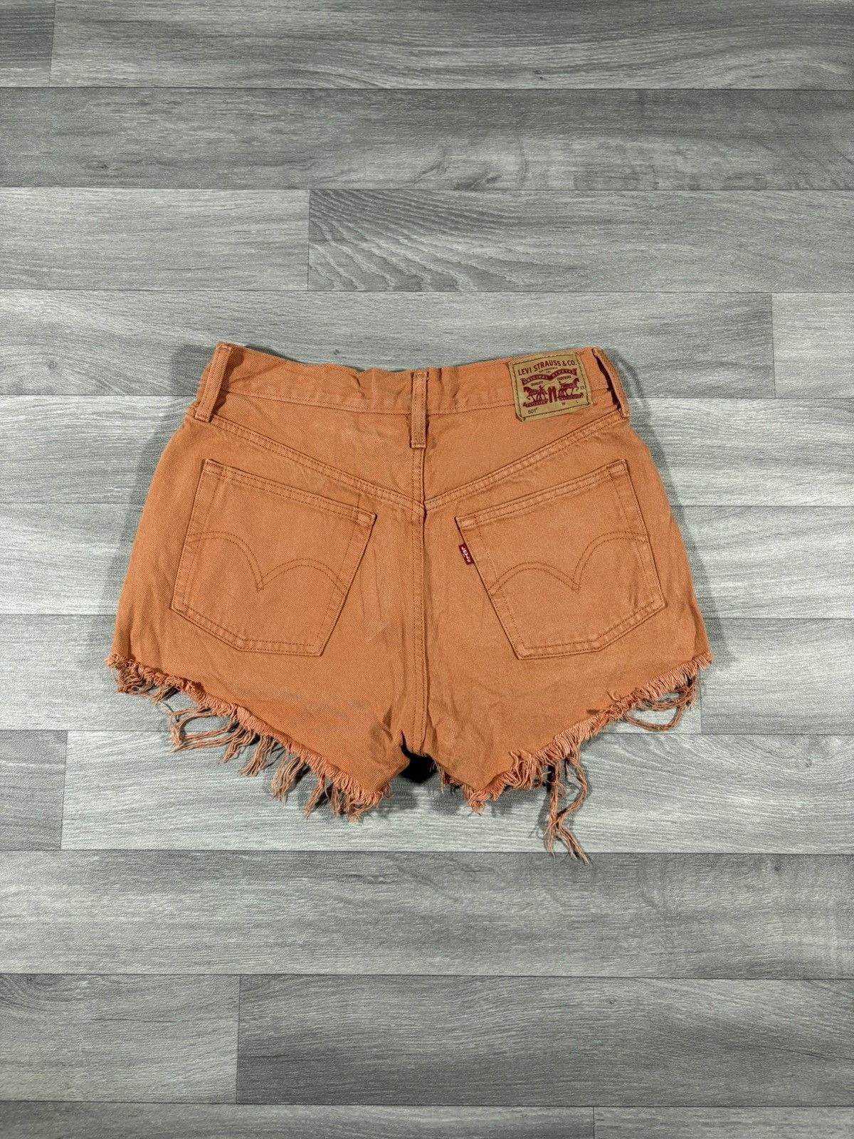 Levi's Short en jean Levi’s 501 - W28 - FR38 - Orange - Femme Size 27" / US 4 / IT 40 - 1 Thumbnail