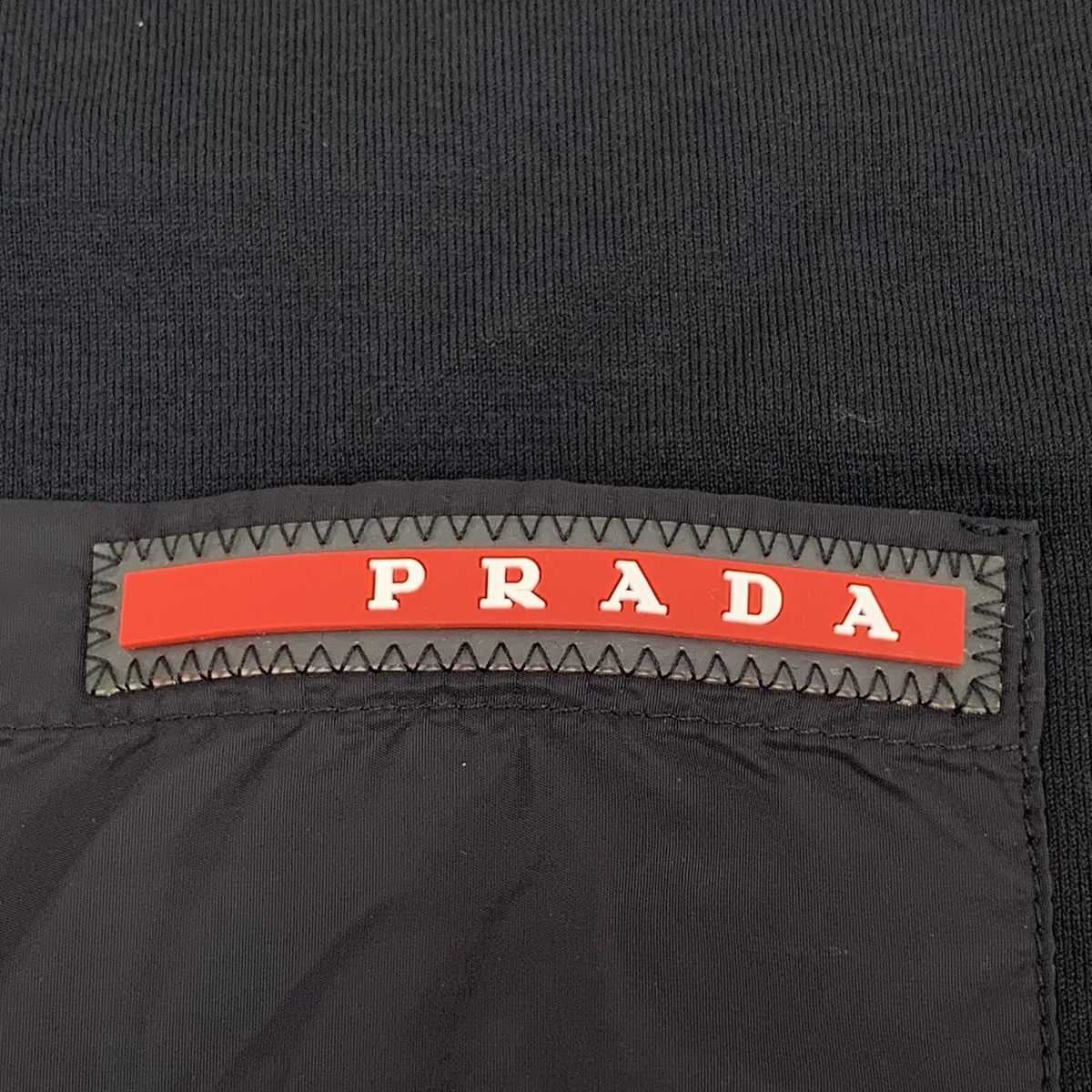 Prada Prada Short Sleeve T-shirt With Pocket Red Logo Tag K26WX Size US M / EU 48-50 / 2 - 5 Thumbnail