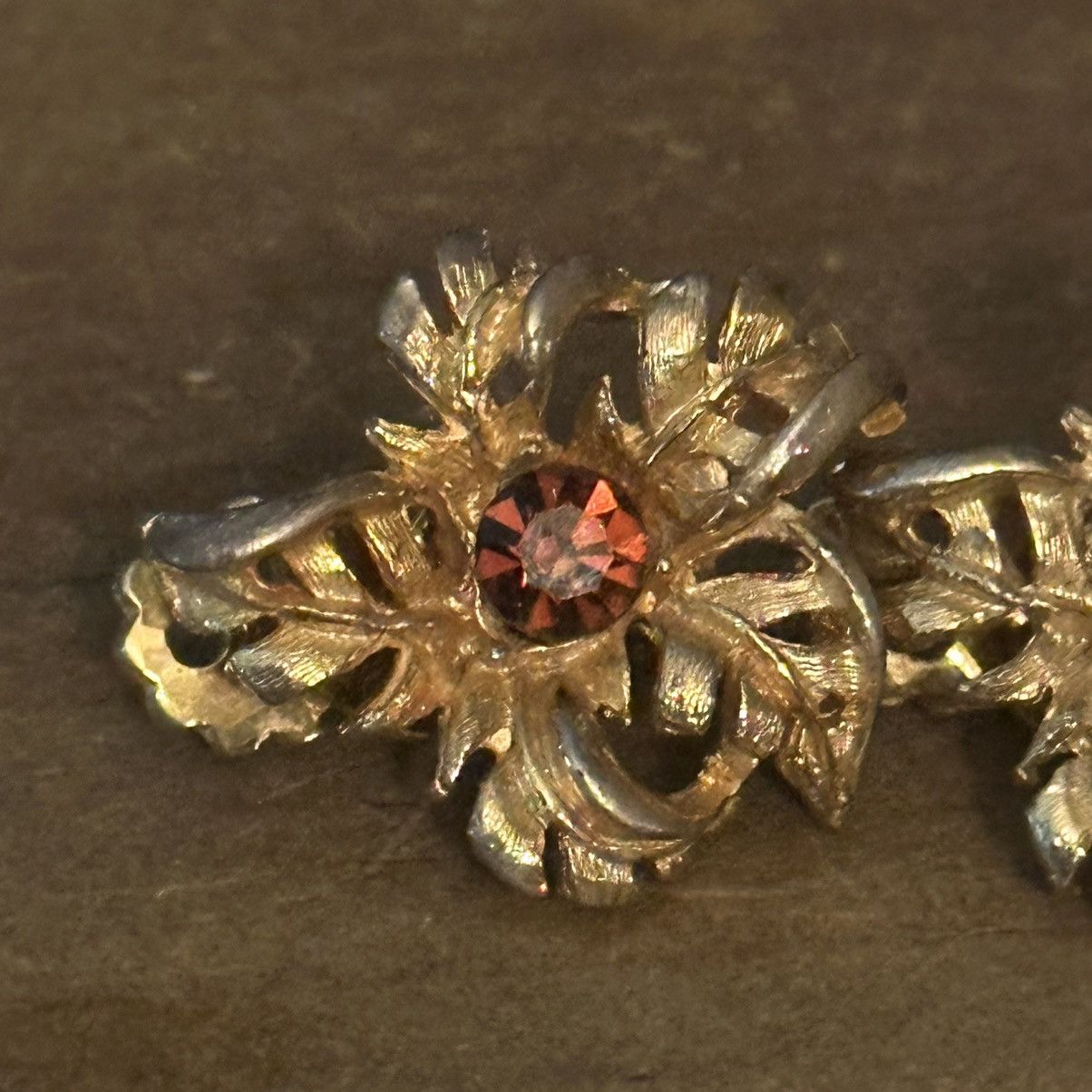 Vintage Vintage gold filigree amber stone clip on flower earrings Size ONE SIZE - 2 Thumbnail
