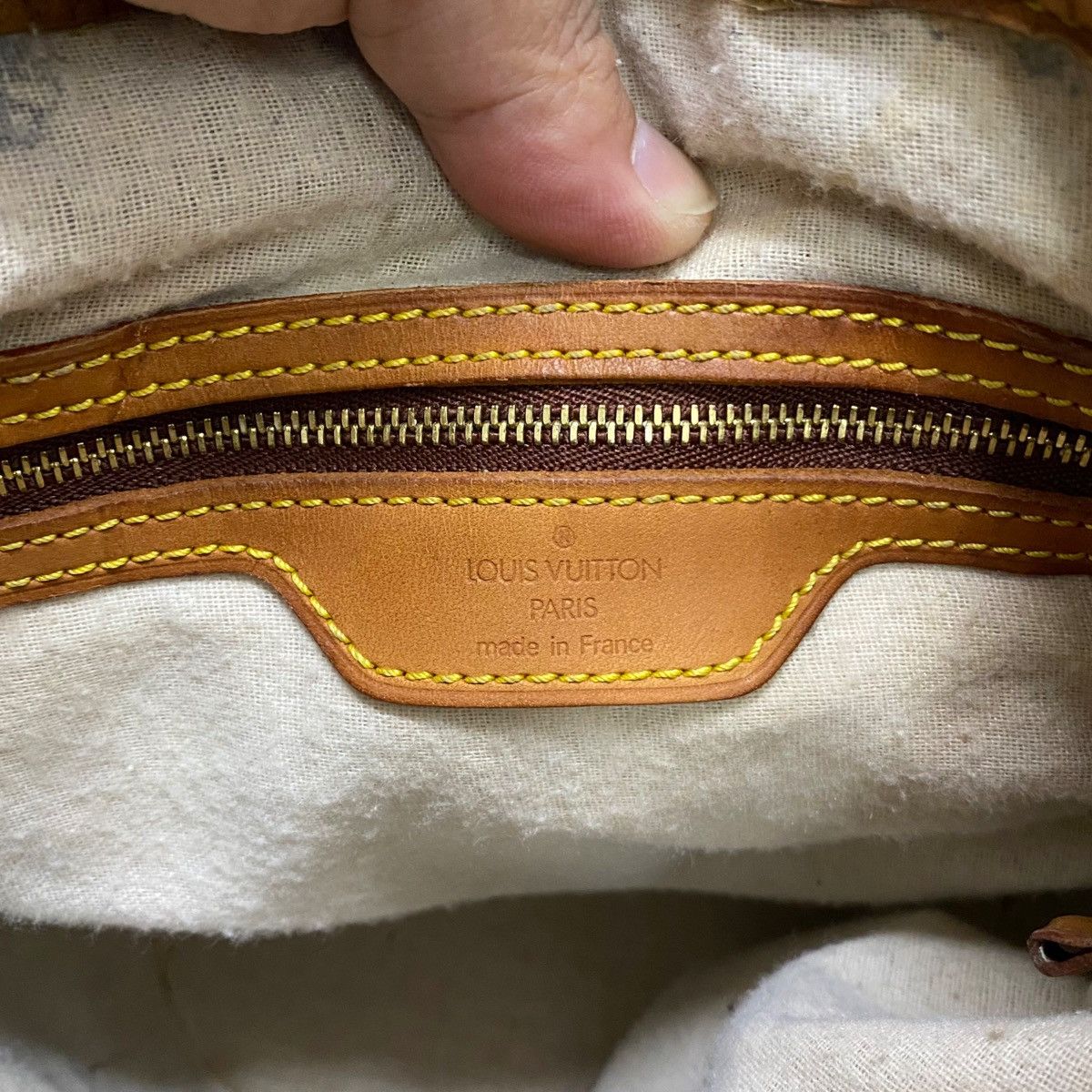 Louis Vuitton ‼️LASTDROP‼️ AUTHENTIC LOUIS VUITTON MONOGRAM BUCKET PM BAG Size ONE SIZE - 11 Thumbnail