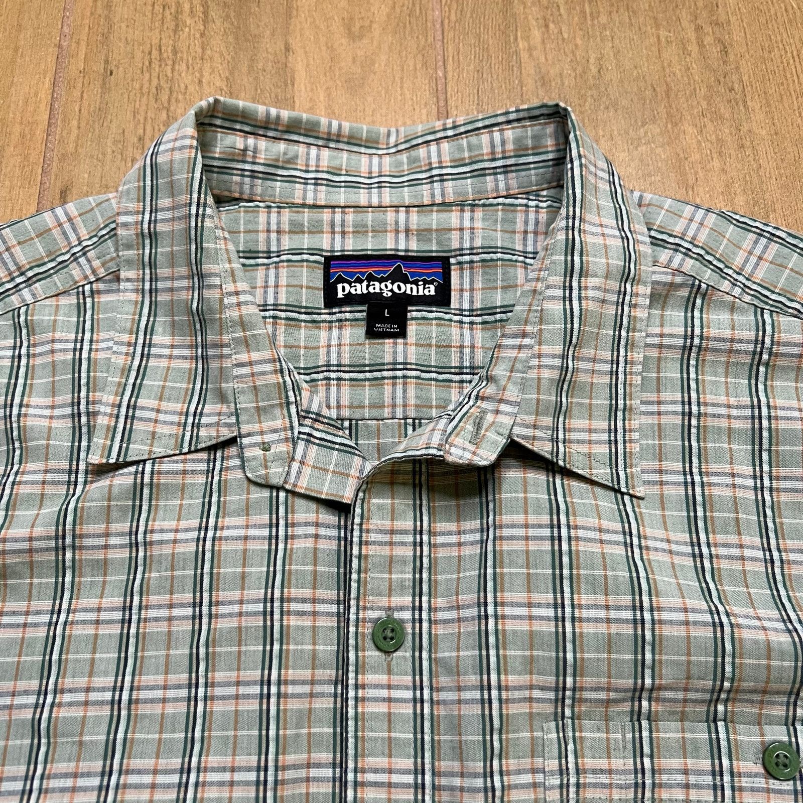 Patagonia Patagonia Men’s Short Sleeve Button Shirt Size Large Plaid Size US L / EU 52-54 / 3 - 1 Thumbnail