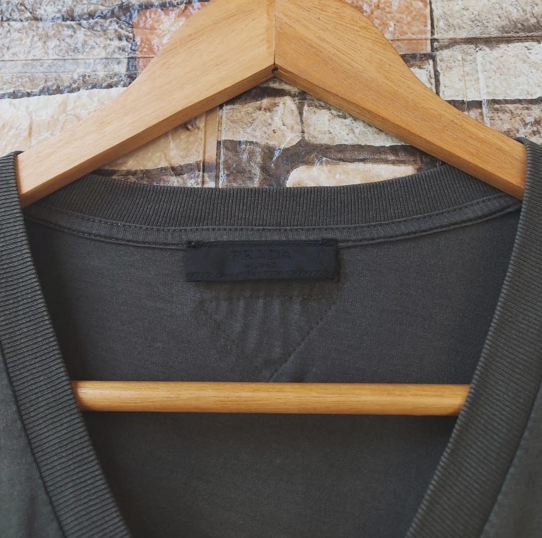 Prada PRADA VNECK TSHIRT Size US M / EU 48-50 / 2 - 5 Thumbnail