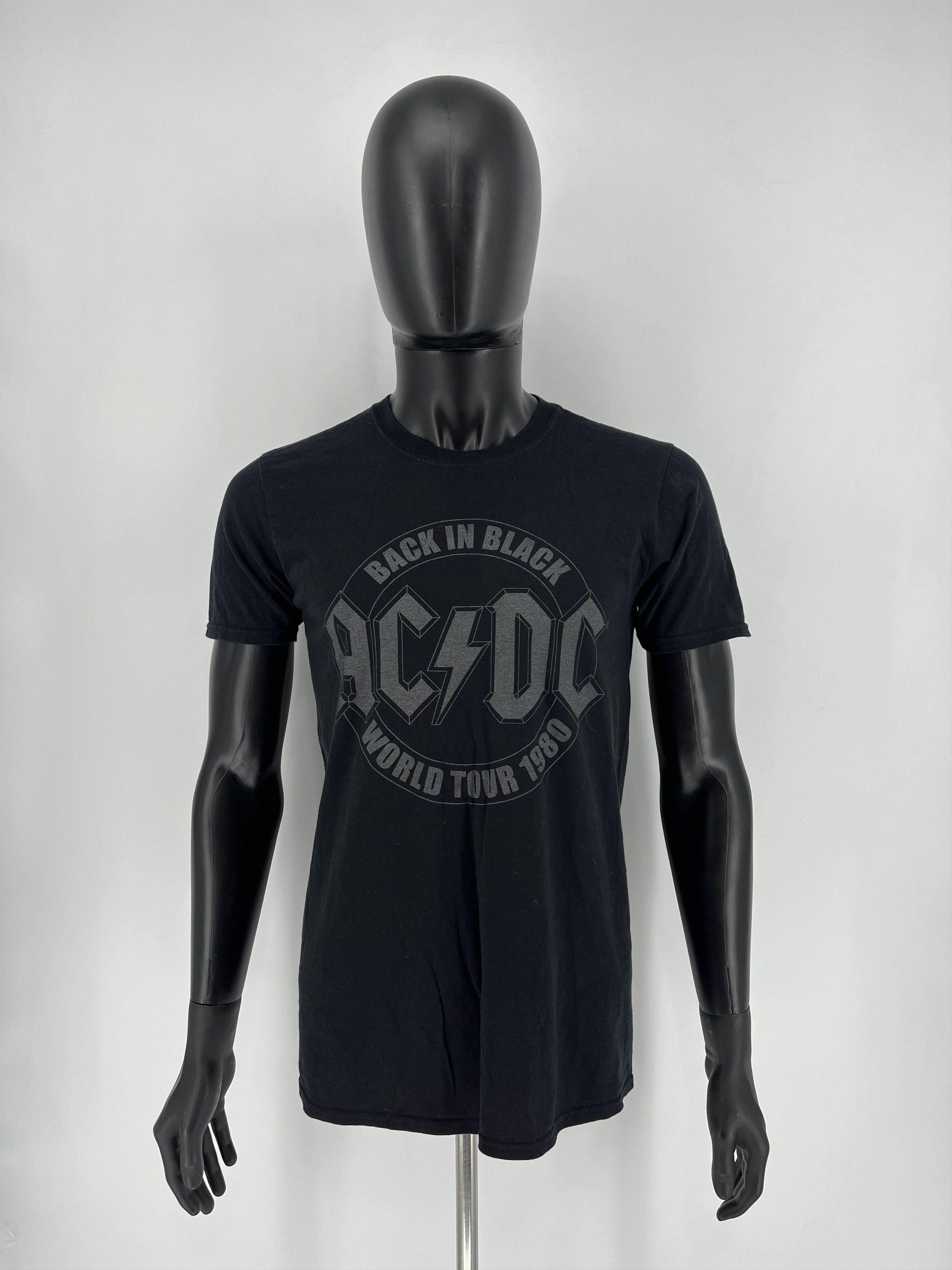 Band Tees Vintage Y2K ACDC "Back in Black" T-Shirt Rock Band Size M Size US M / EU 48-50 / 2 - 3 Thumbnail