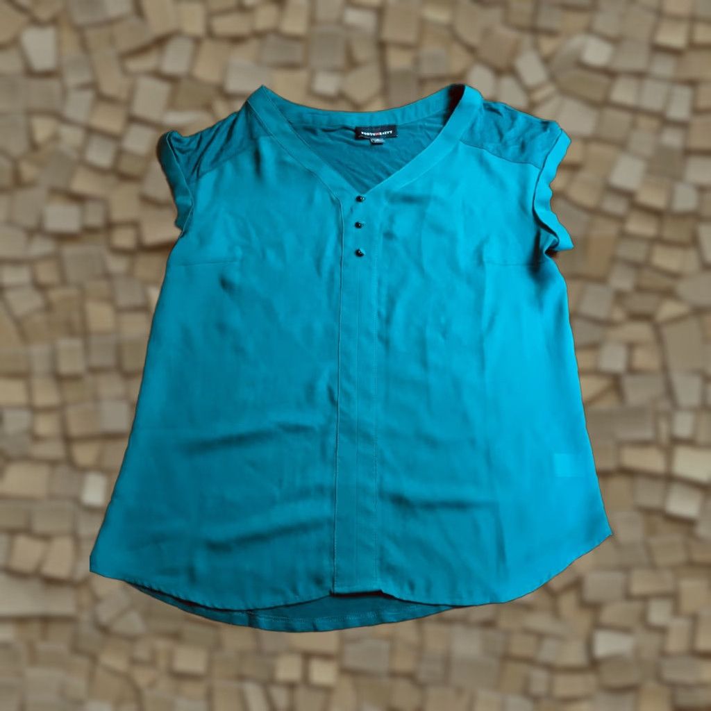 Vintage Fortune + Ivy Shirt Women's Medium Green Sheer V-Neck Short Sleeve Front Cuffed Sleeve T-Shirt Size M / US 6-8 / IT 42-44 - 1 Thumbnail