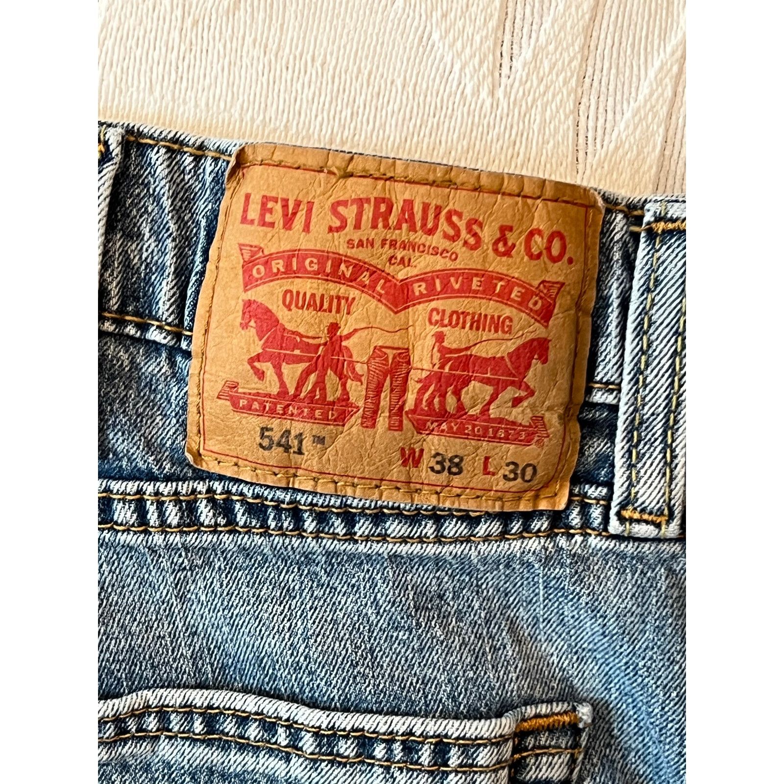 Levi's Levi's 541 Athletic Straight Leg Jeans Mens 38x30 Size US 38 / EU 54 - 3 Thumbnail