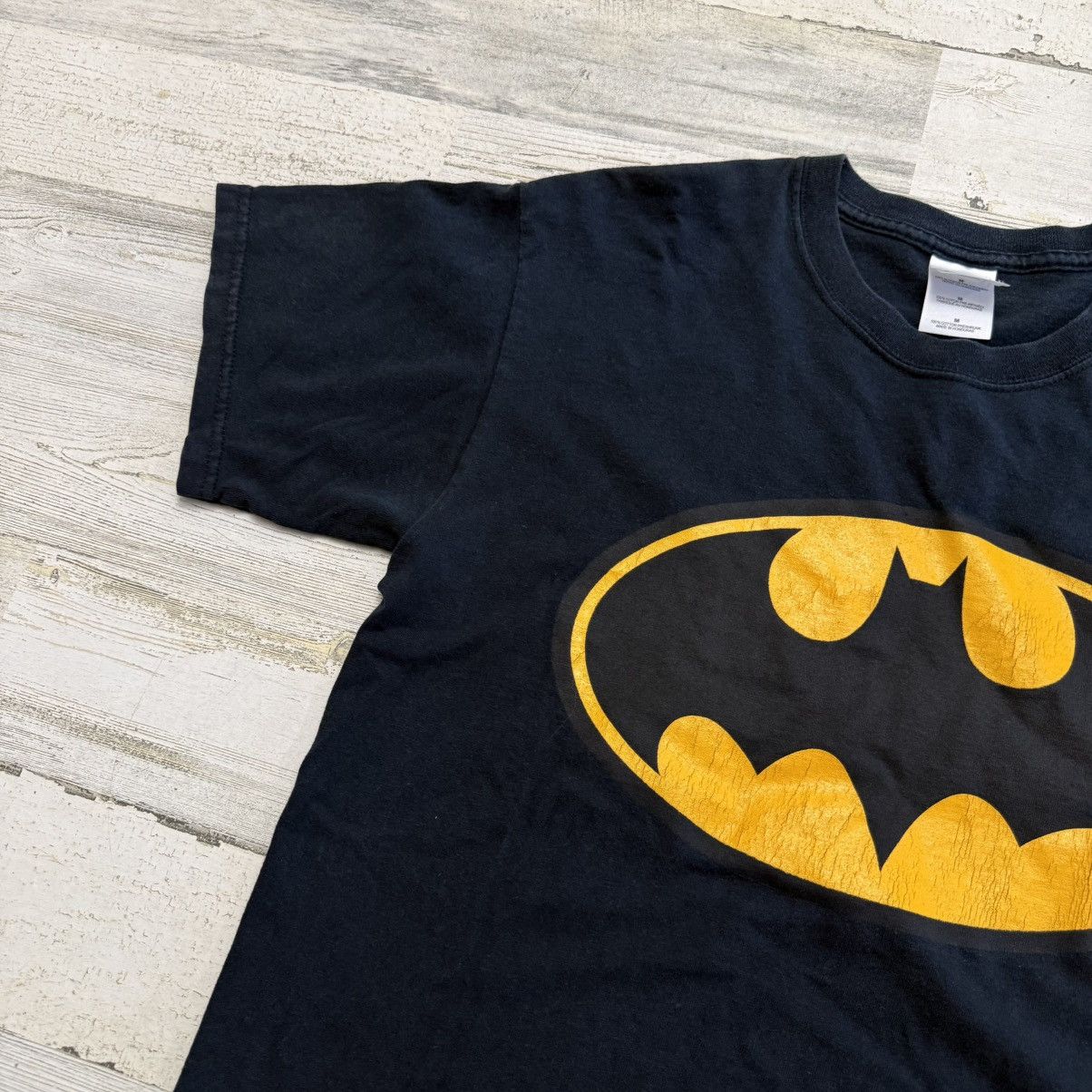 Vintage Vintage Batman Classic Center Logo Graphic T-Shirt Size M Size US M / EU 48-50 / 2 - 4 Thumbnail