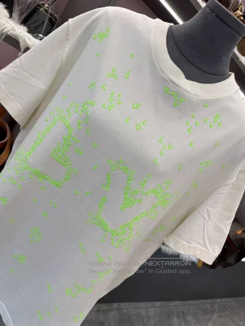 Louis Vuitton Louis Vuitton White full print small plane short sleeve T- Size US XL / EU 56 / 4 - 5 Thumbnail