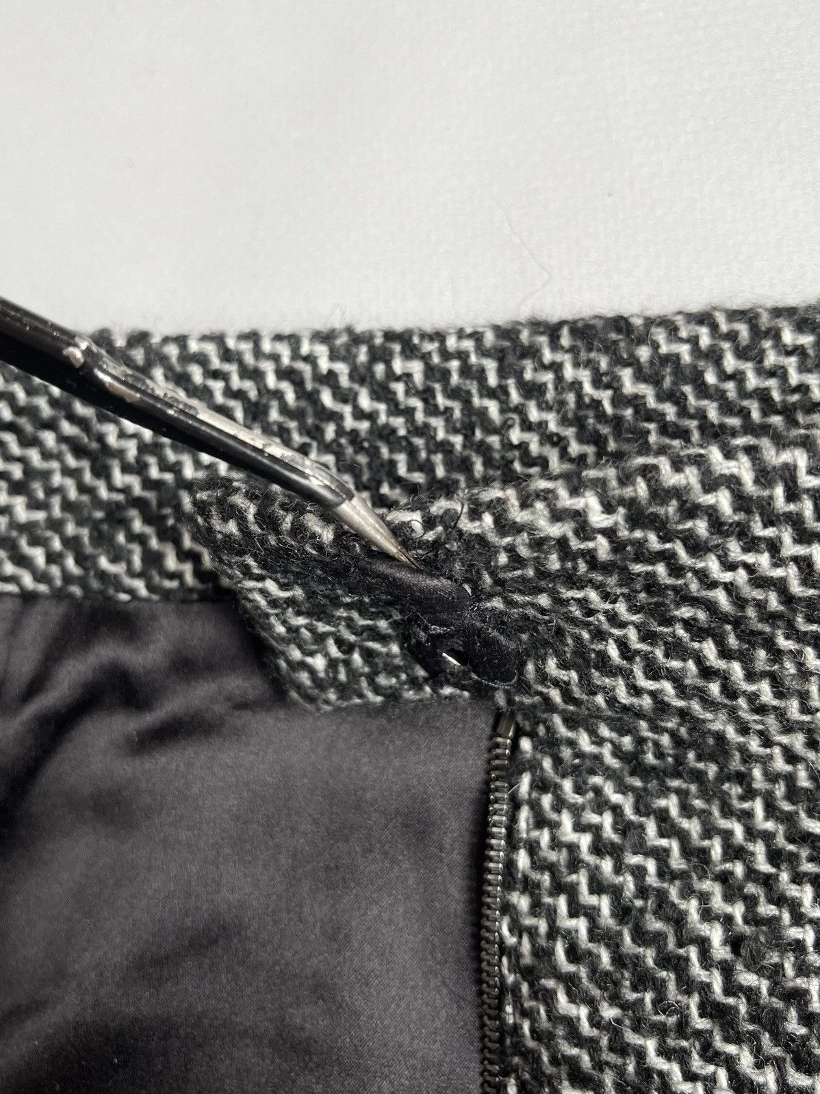 Designer × Dolce & Gabbana Dolce & Gabbana Women Grey Knit Lace Pencil Skirt Size 30" / US 8 / IT 44 - 6 Thumbnail