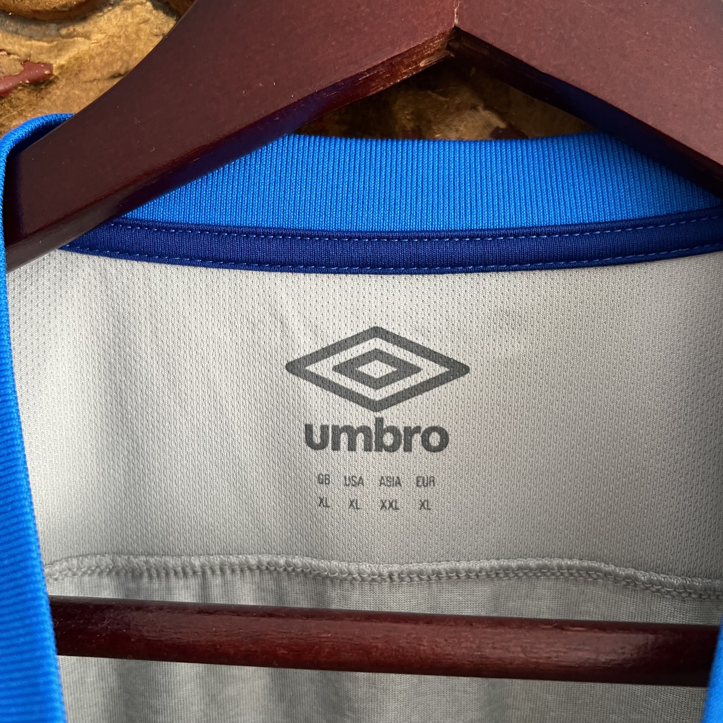Umbro Shalke 04 soccer jersey Umbro size XL Size US XL / EU 56 / 4 - 4 Thumbnail