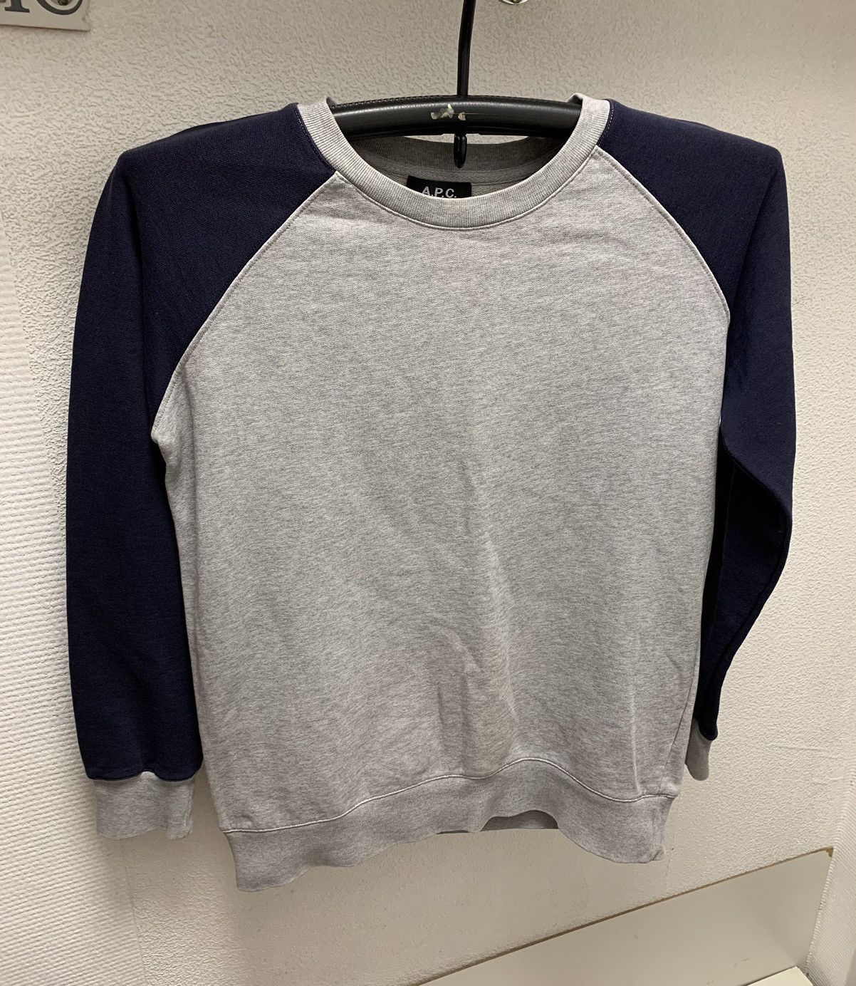 A.P.C. A.P.C APC Paris sweatshirt M sz Size US M / EU 48-50 / 2 - 1 Thumbnail