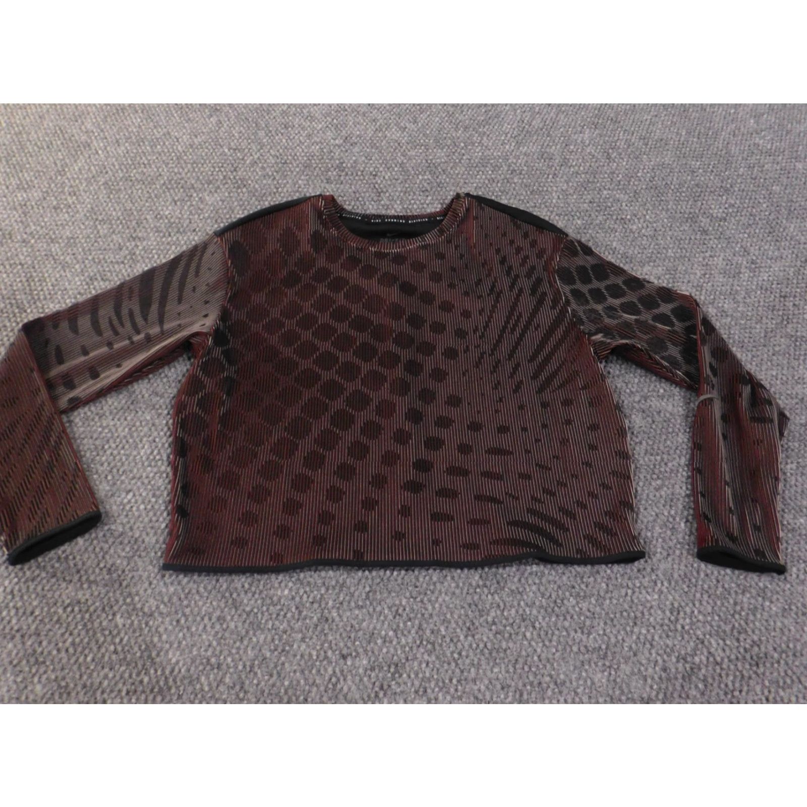 Nike Nike Womens Sweatshirt Pullover XS Red Geometric Zip Mock Neck Long Sleeve Running Division Casual Nike Sportswear Womens Fit Regular Logo Stitch Size XS / US 0-2 / IT 36-38 - 3 Thumbnail