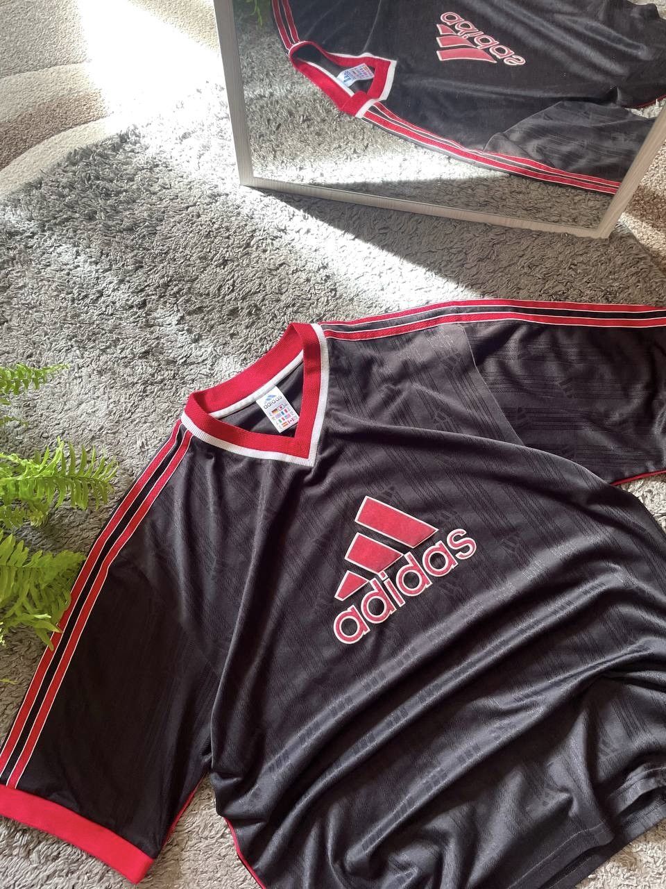 Adidas × Vintage Adidas T-Shirt Vintage Streetwear Jersey Big Logo Rare Y2k Size US XL / EU 56 / 4 - 3 Thumbnail