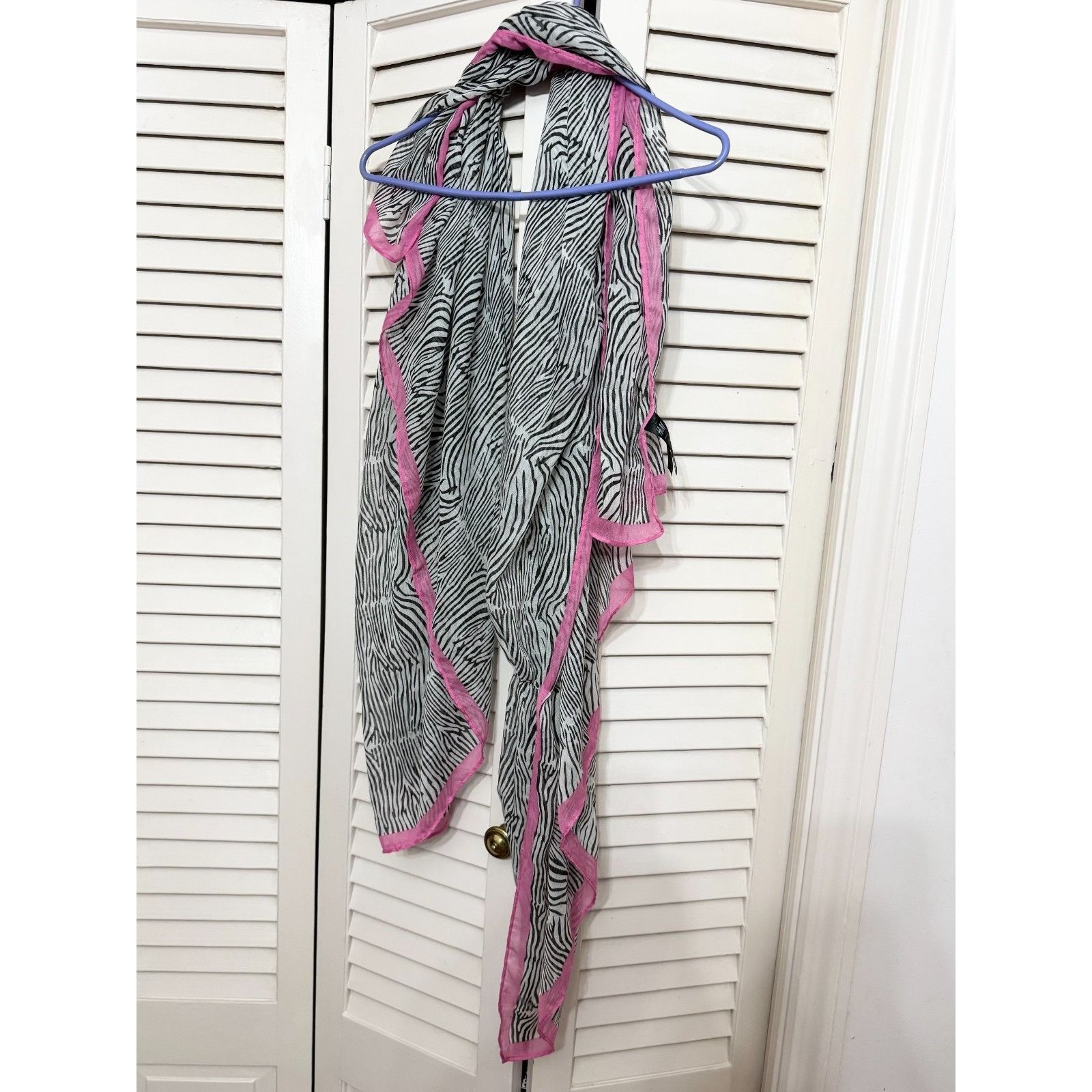 H&M H&M large zebra pink edge scarf shall cover all oversized sq Size ONE SIZE - 3 Thumbnail