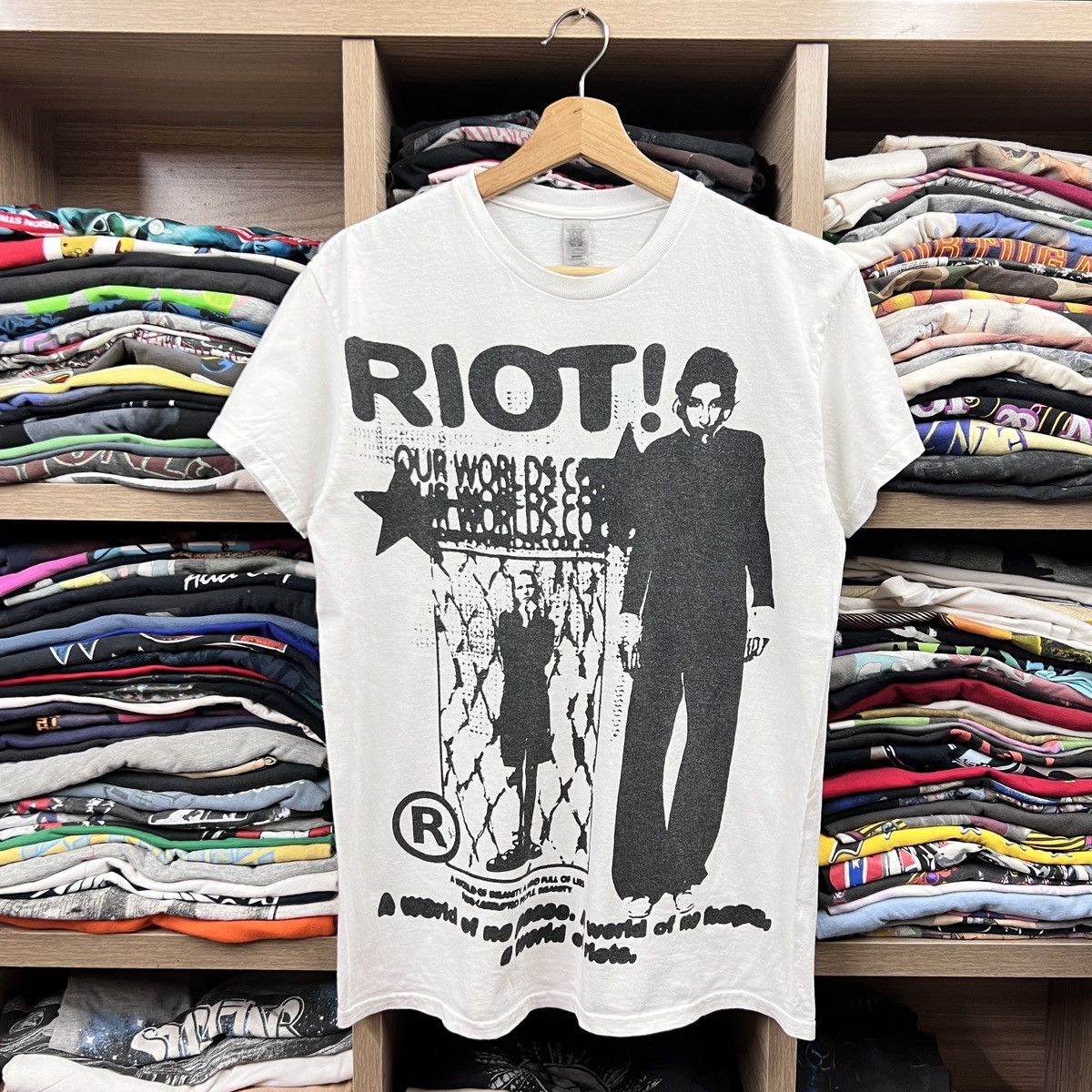 Band Tees UVSAILLES RIOT TEE SIZE MEDIUM Size US M / EU 48-50 / 2 - 1 Thumbnail