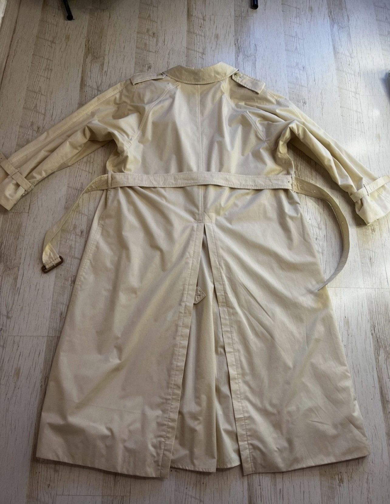 Burberry Burberry Burberrys Vintage Trench Coat Beige Belted L–XL Size US L / EU 52-54 / 3 - 6 Thumbnail