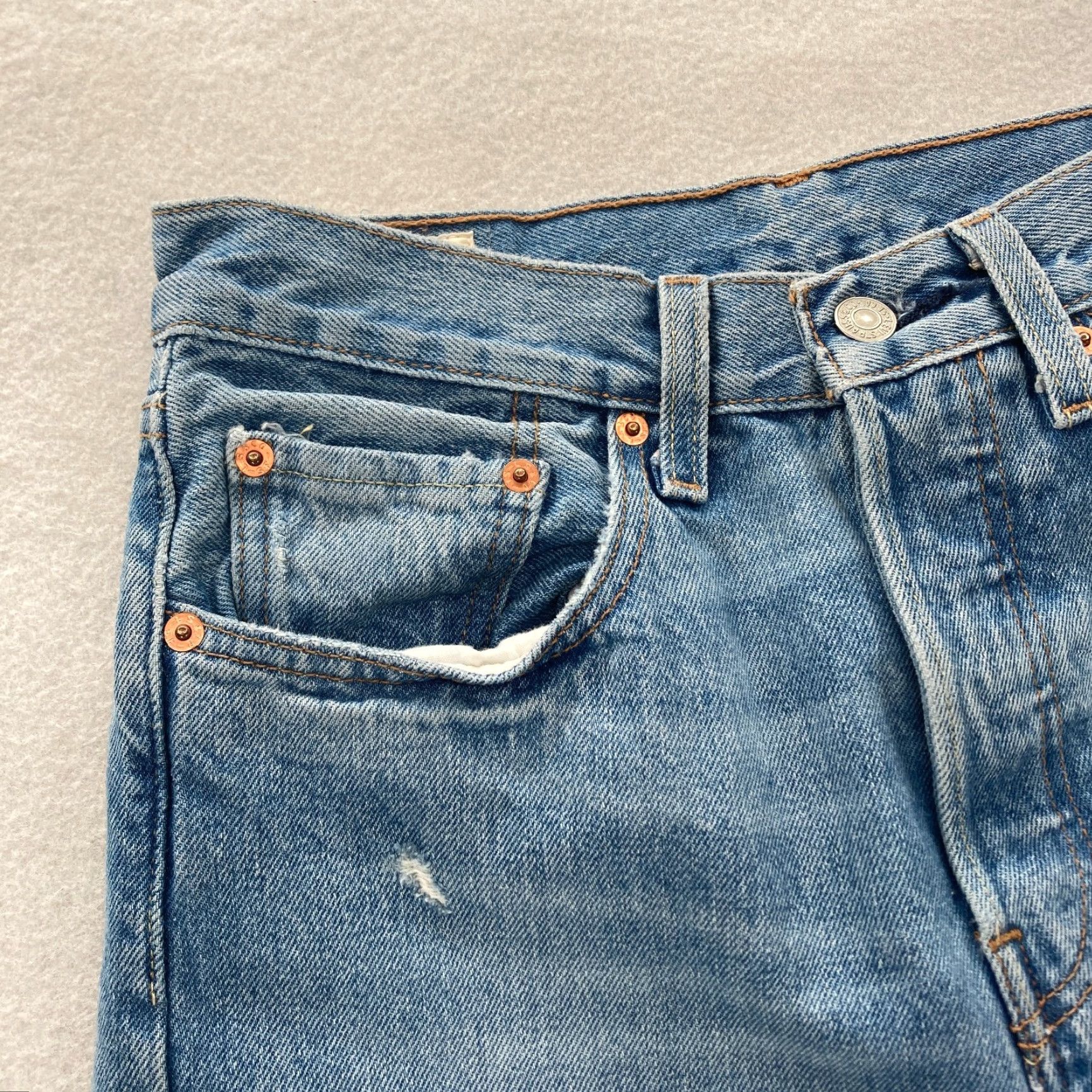 Levi's Levi's 501 Skinny Jeans Women's 26x28 Blue Denim Distressed Button Fly Big E Y2K Jeans Women Slim 90s Grunge USA 501 Series Size 26" / US 2 / IT 38 - 3 Thumbnail