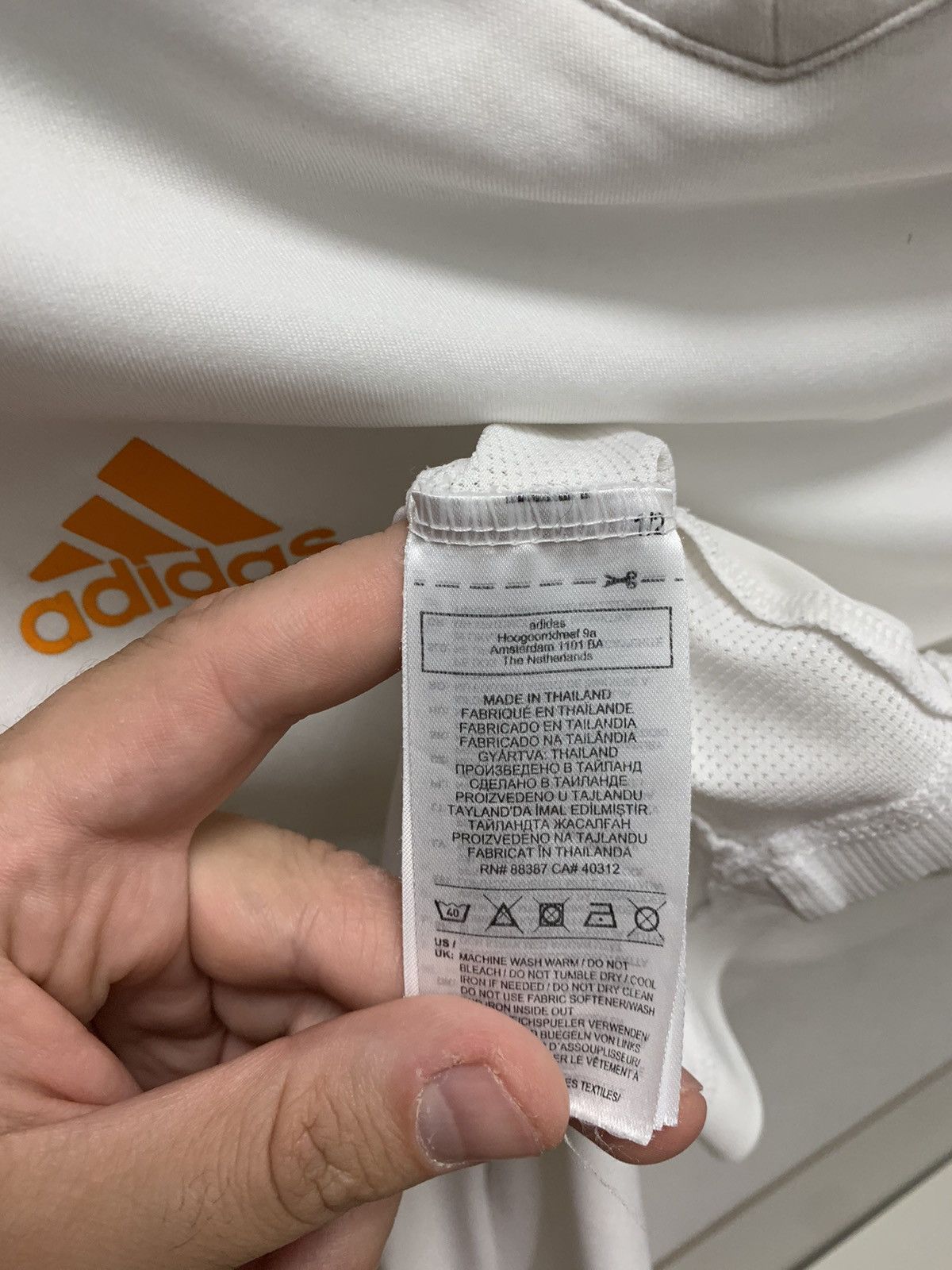 Adidas Real Madrid adidas soccer jersey M sz training 2021 Size US M / EU 48-50 / 2 - 5 Thumbnail
