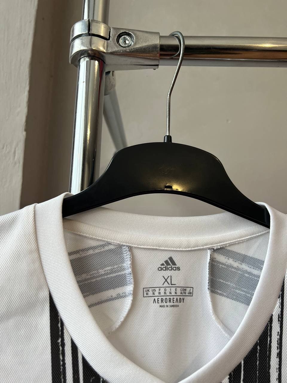 Adidas 2020/21 JUVENTUS FC HOME SOCCER JERSEY FOOTBALL SHIRT SZ XL Size US XL / EU 56 / 4 - 5 Thumbnail