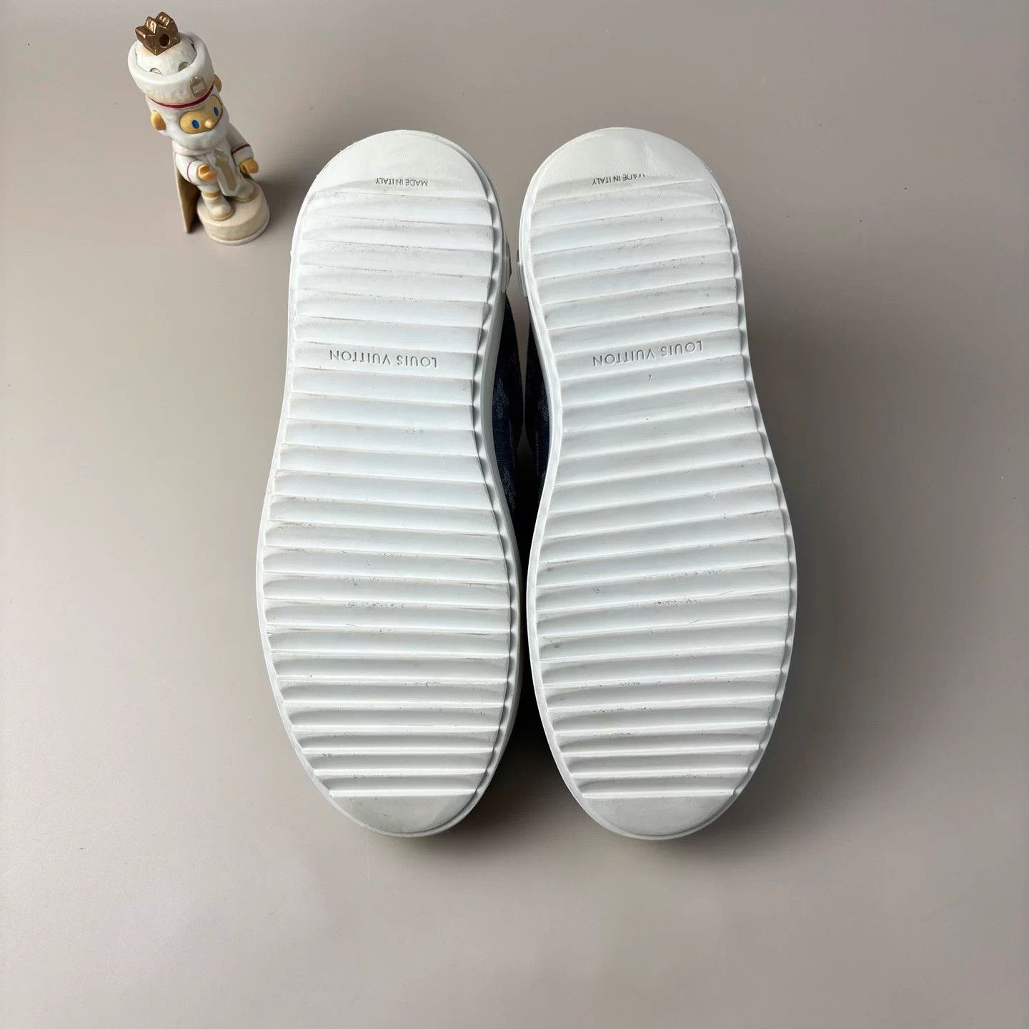 Louis Vuitton LV Time out white/blue allover print 36.5 95new Size US 5.5 / IT 35.5 - 7 Thumbnail