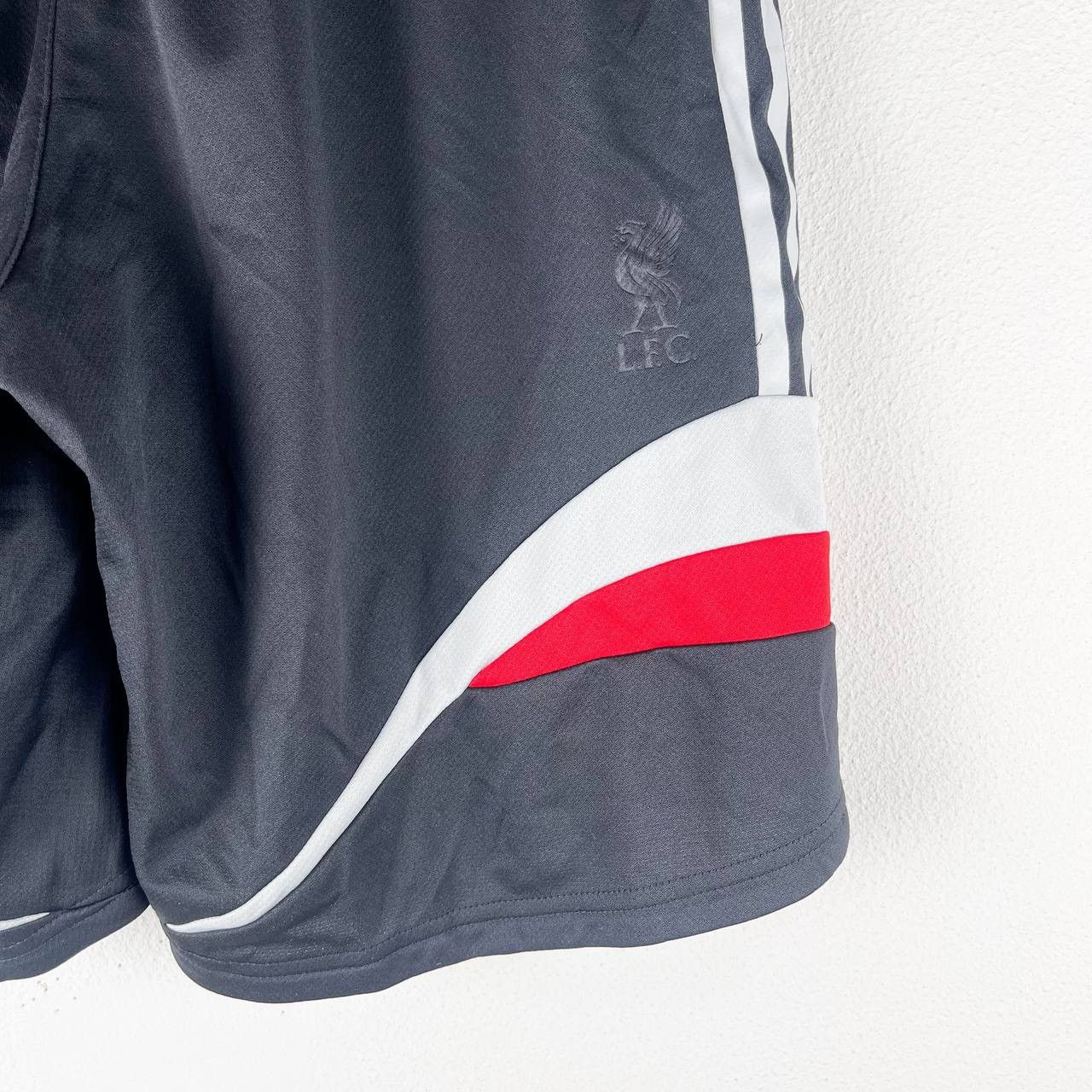 Adidas Adidas shorts Liverpool Size US 36 / EU 52 - 4 Thumbnail