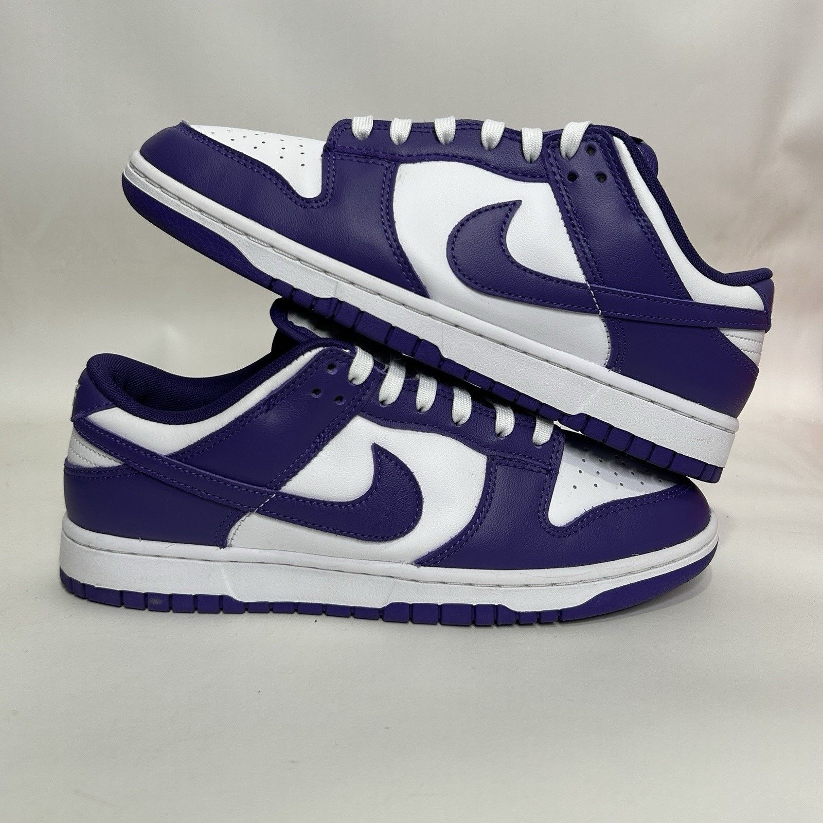 Nike Dunk Low ホワイト/ブラック/パープル NIKE ナイキ WMNS DUNK LOW SE ダンク WHITE/VARSITY PURPLE