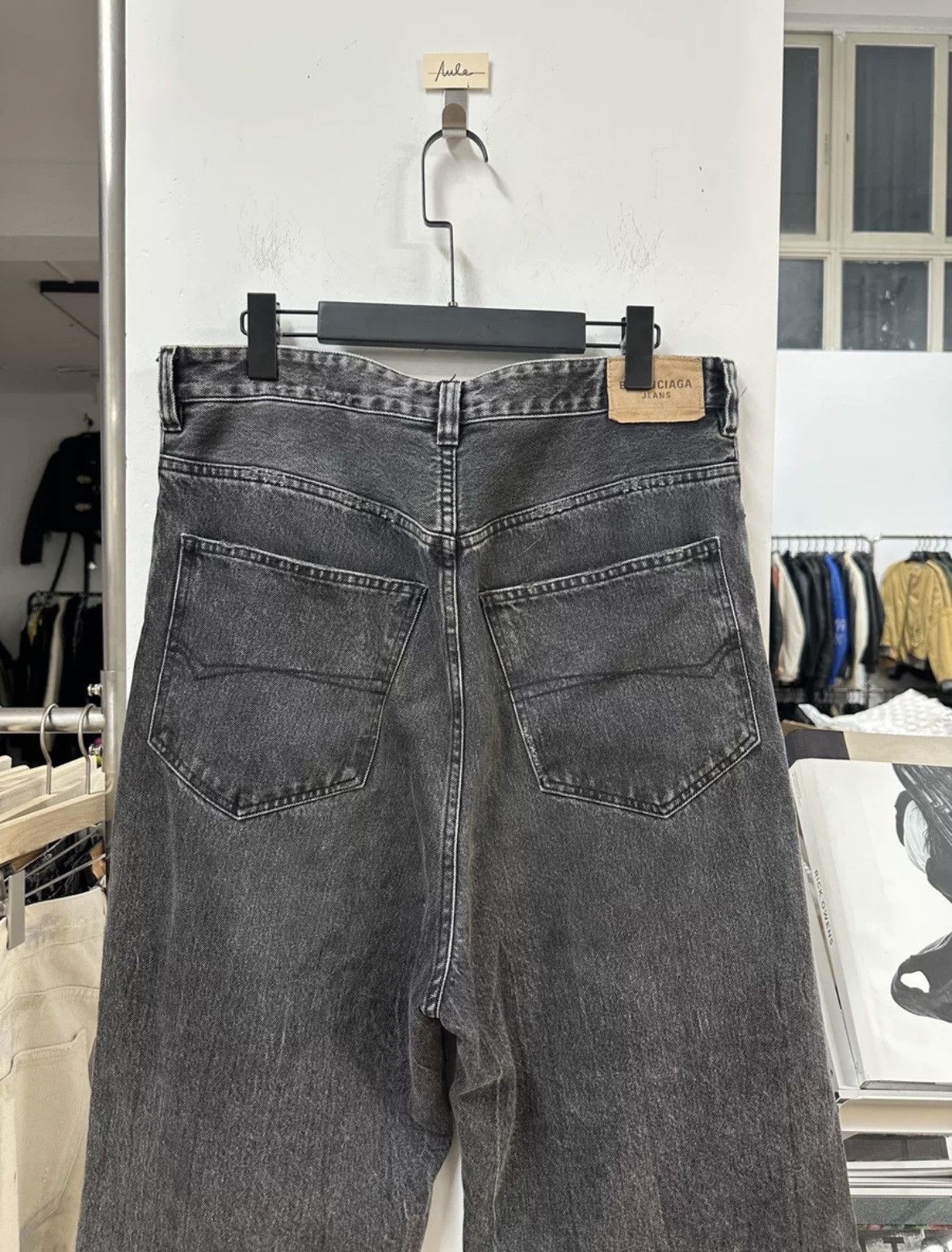 Balenciaga Balenciaga washed denim capri pants Size US 30 / EU 46 - 4 Thumbnail