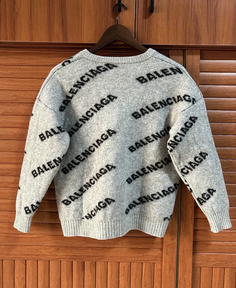 Balenciaga Balenciaga size 36 Sweater with gray bullet screen logo swe Size US M / EU 48-50 / 2 - 2 Thumbnail