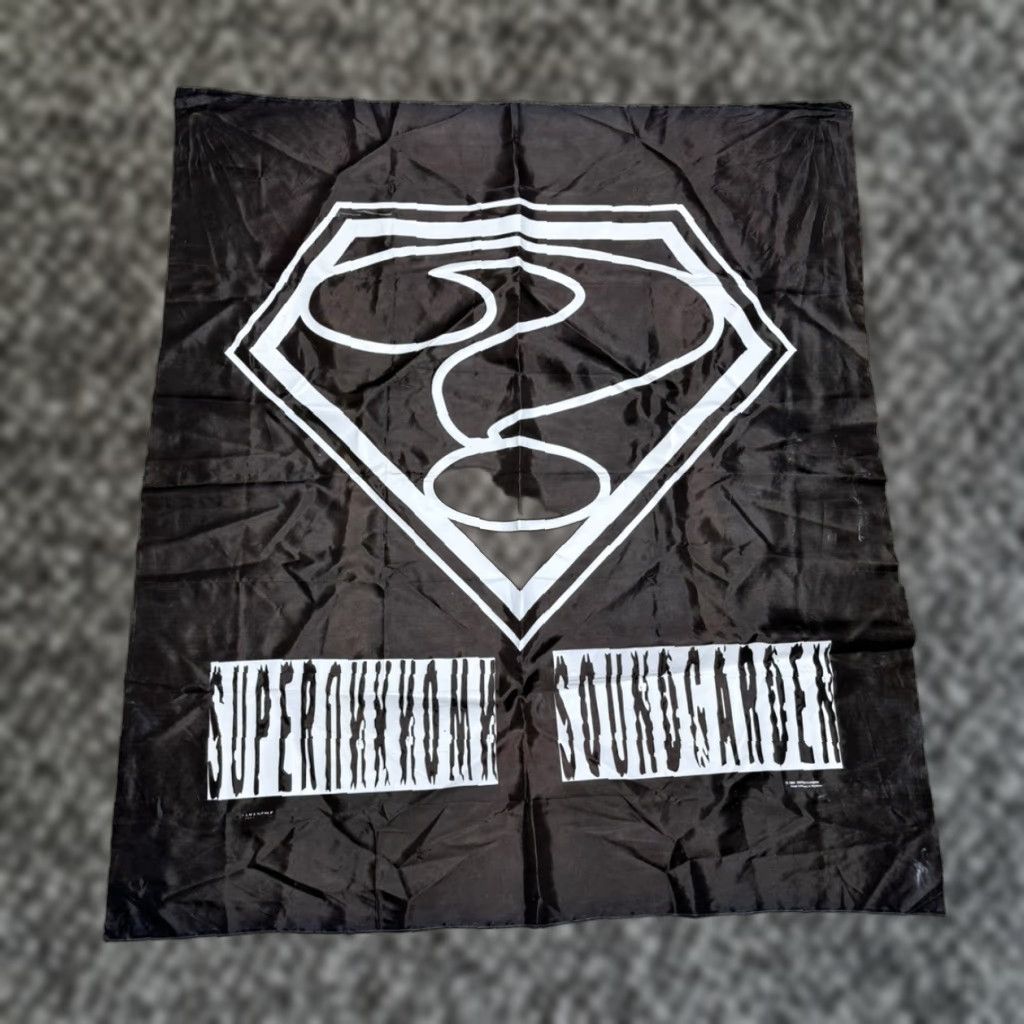Vintage VINTAGE Soundgarden Superunknown Tapestry Wall Hanger Banner Grunge Band Brockum XL Black Men 1994 90s T-Shirt Size US XL / EU 56 / 4 - 1 Thumbnail