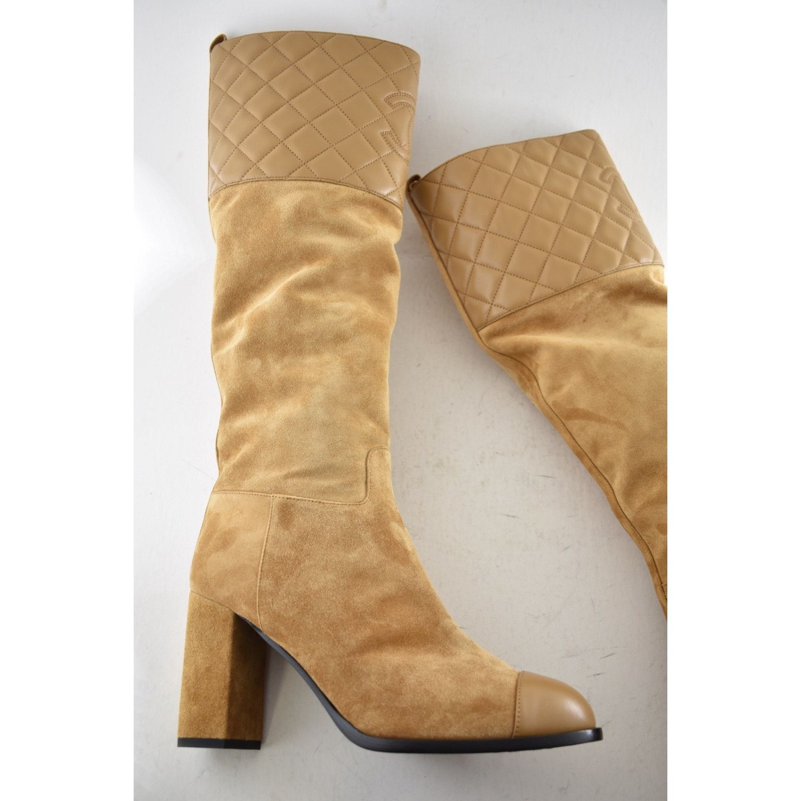 Chanel Chanel 23B Suede Quilted CC Logo Knee High Heel Boots 39 Size US 9 / IT 39 - 2 Thumbnail